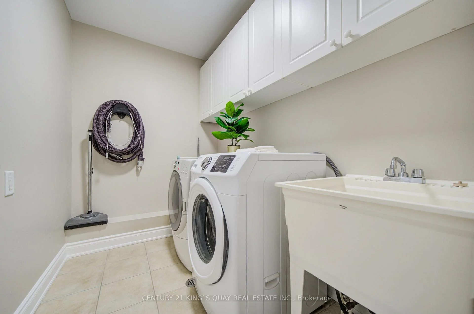 Photo 46 of 35 Rustwood Road, Vaughan, Patterson — HOMEH