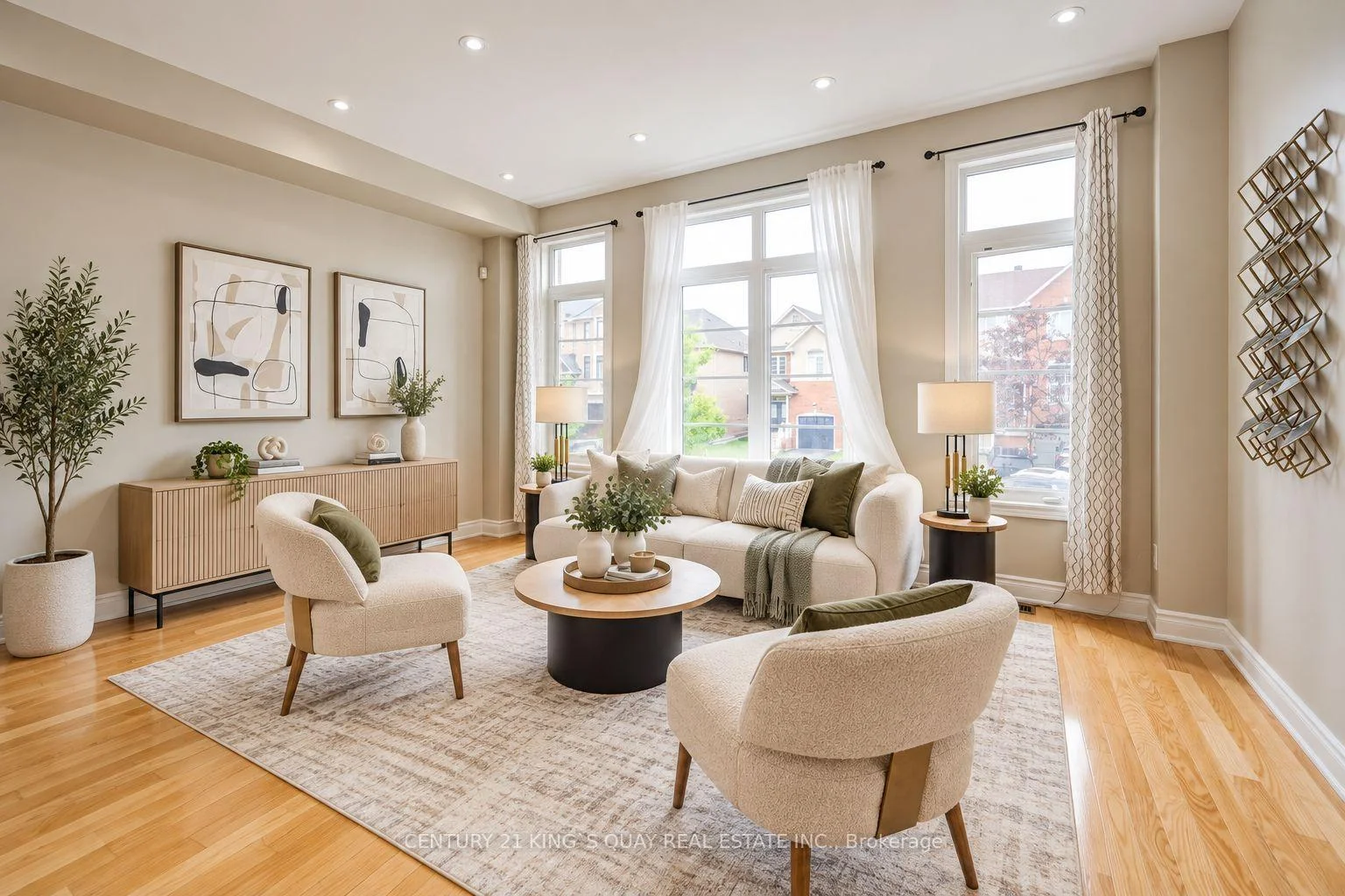 Photo 6 of 35 Rustwood Road, Vaughan, Patterson — HOMEH