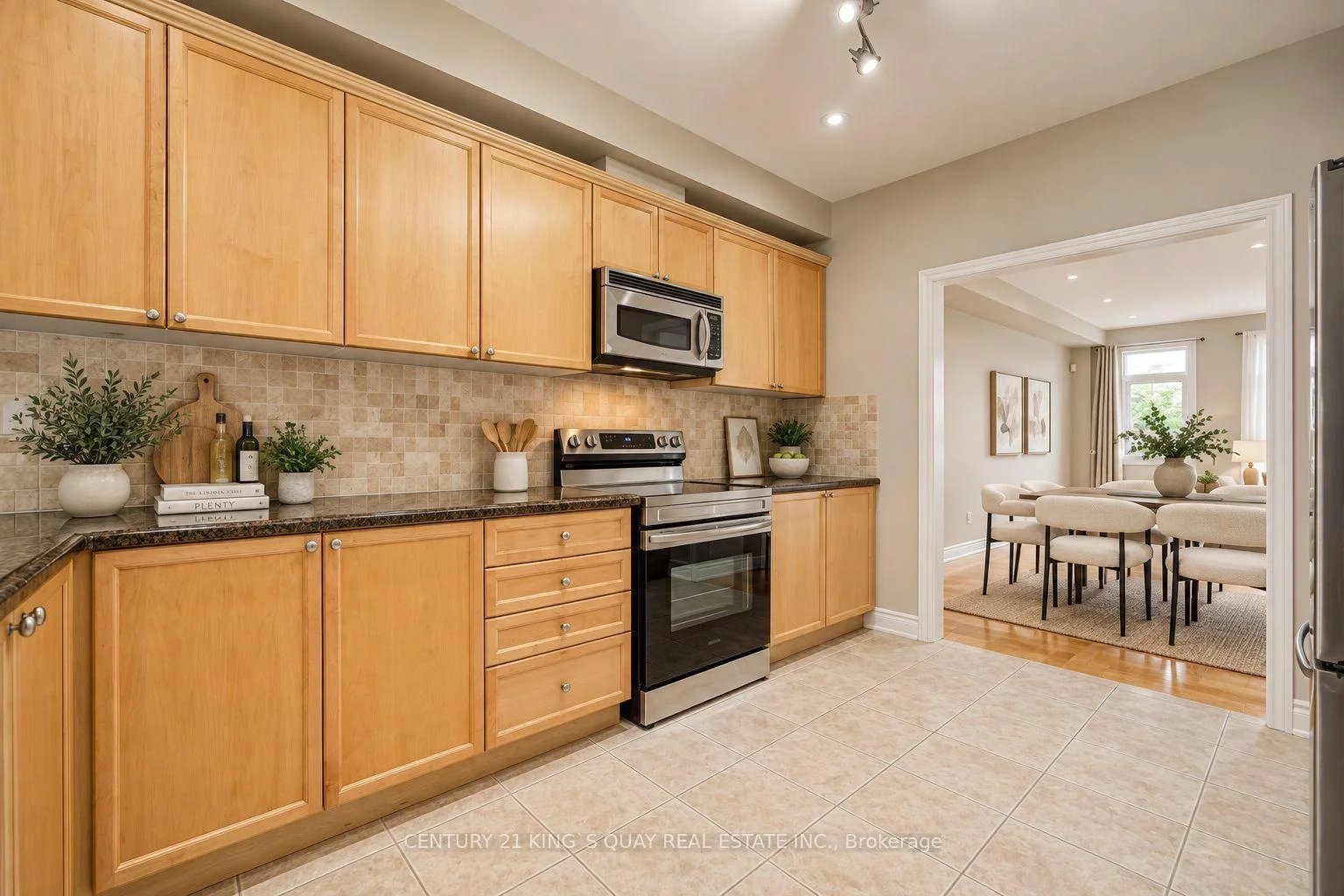 Photo 20 of 35 Rustwood Road, Vaughan, Patterson — HOMEH