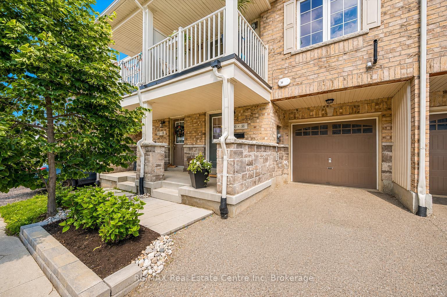 Photo 3 of Unit 30, 88 Decorso Drive, Guelph, Kortright East — HOMEH