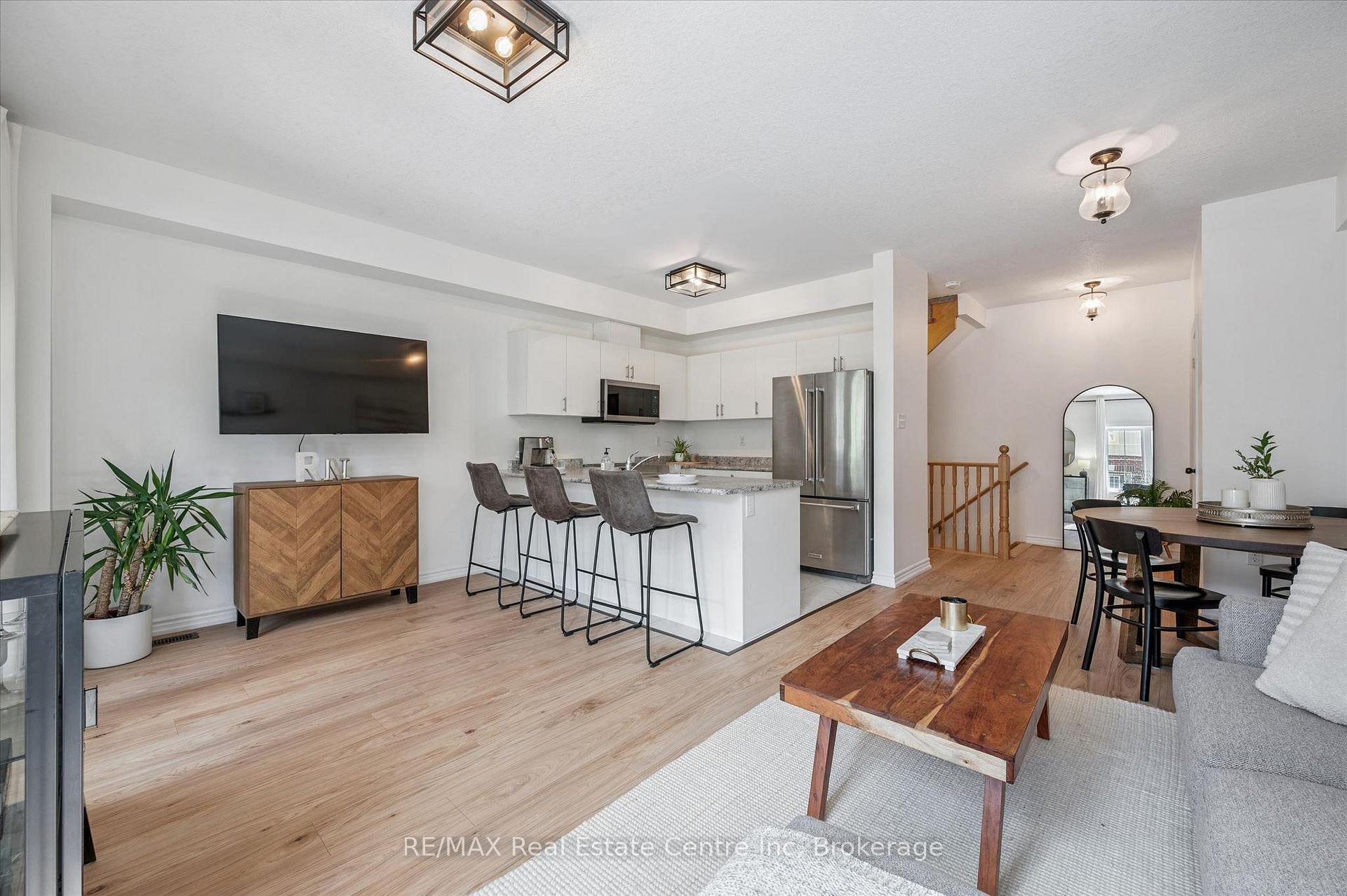 Photo 9 of Unit 30, 88 Decorso Drive, Guelph, Kortright East — HOMEH