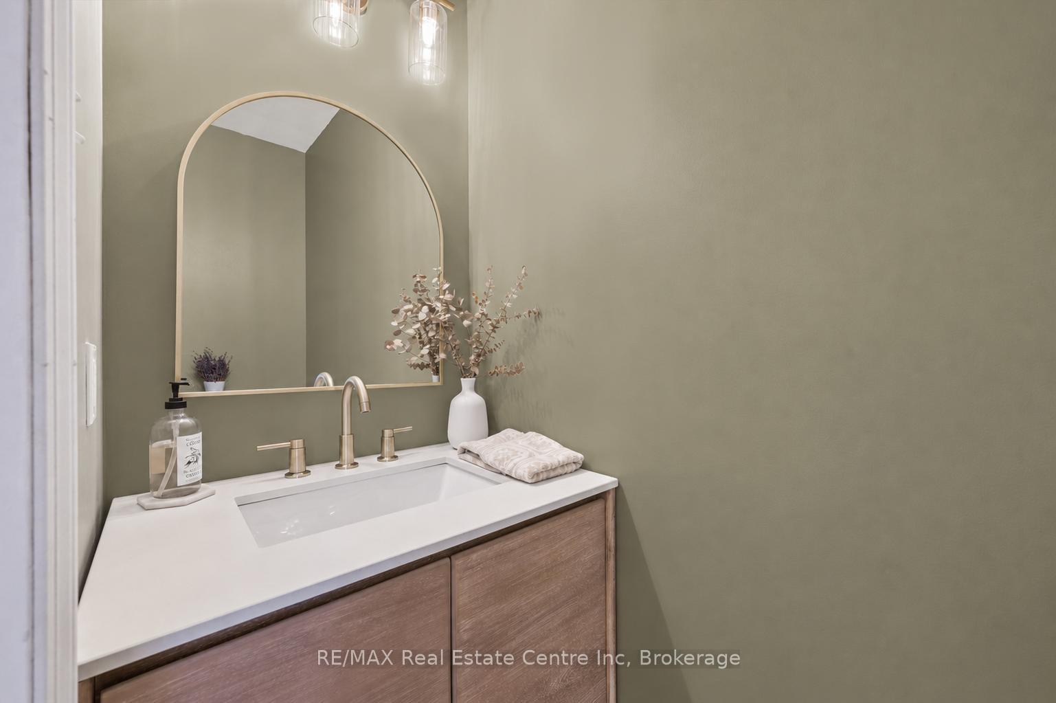 Photo 11 of Unit 30, 88 Decorso Drive, Guelph, Kortright East — HOMEH