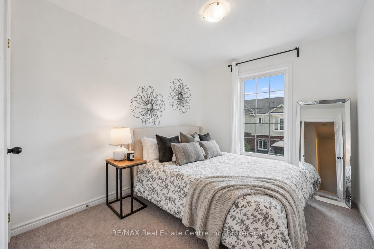 Photo 14 of Unit 30, 88 Decorso Drive, Guelph, Kortright East — HOMEH