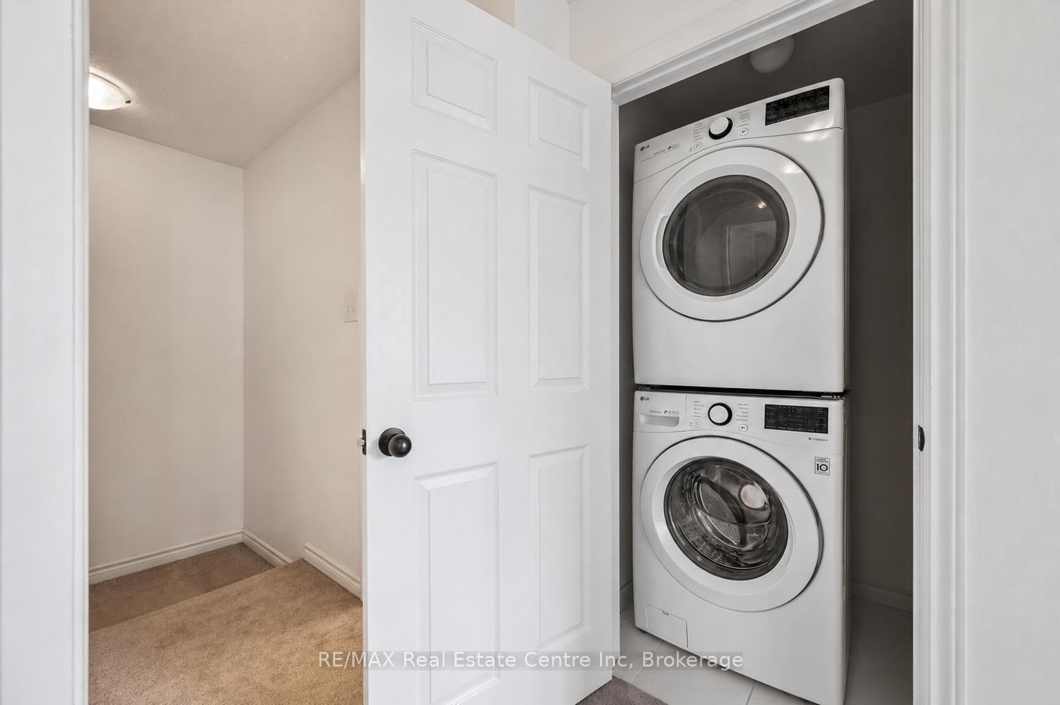 Photo 17 of Unit 30, 88 Decorso Drive, Guelph, Kortright East — HOMEH