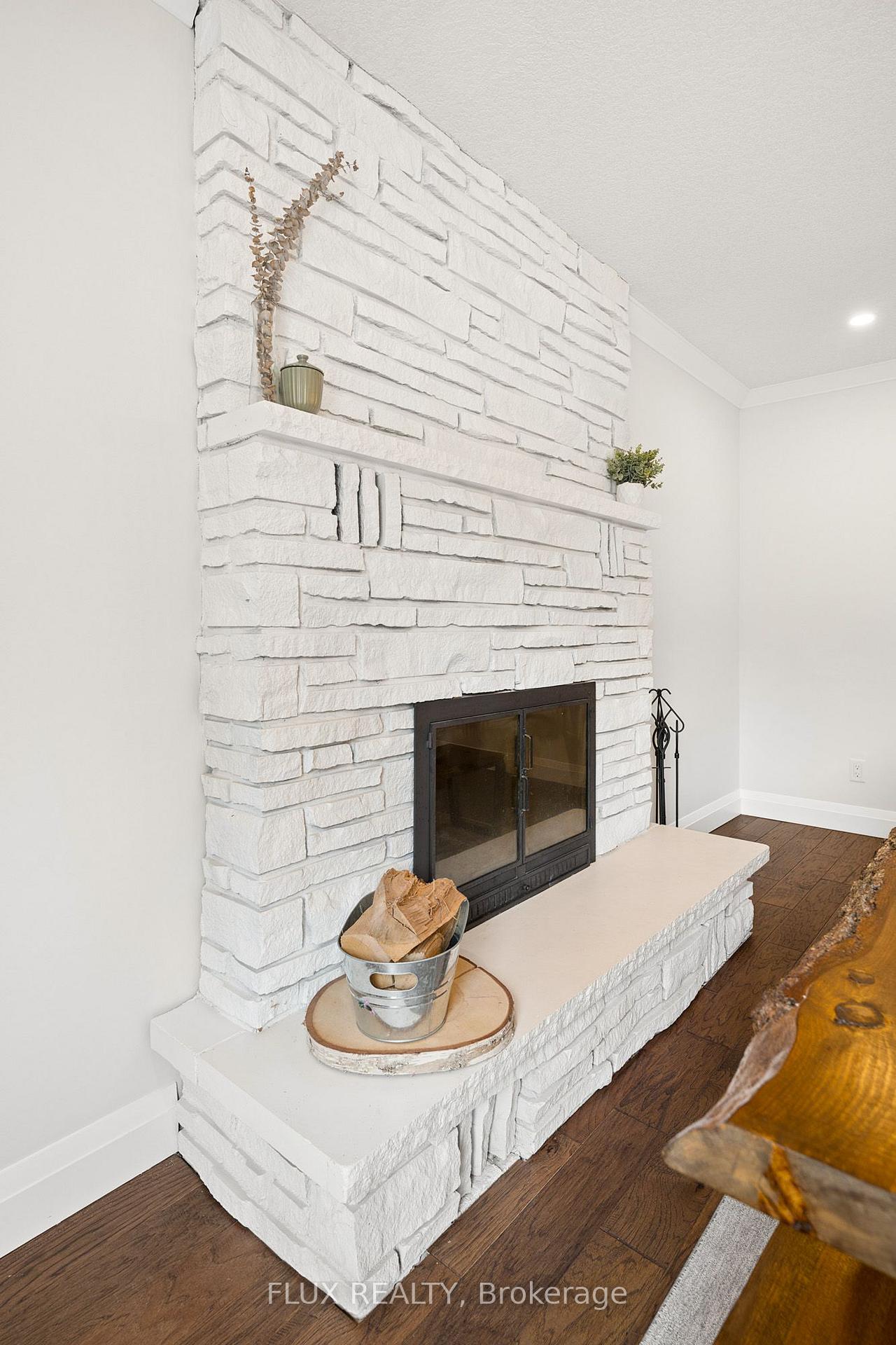 Photo 16 of 125 Martinglen Crescent, Kitchener, Country Hills — HOMEH