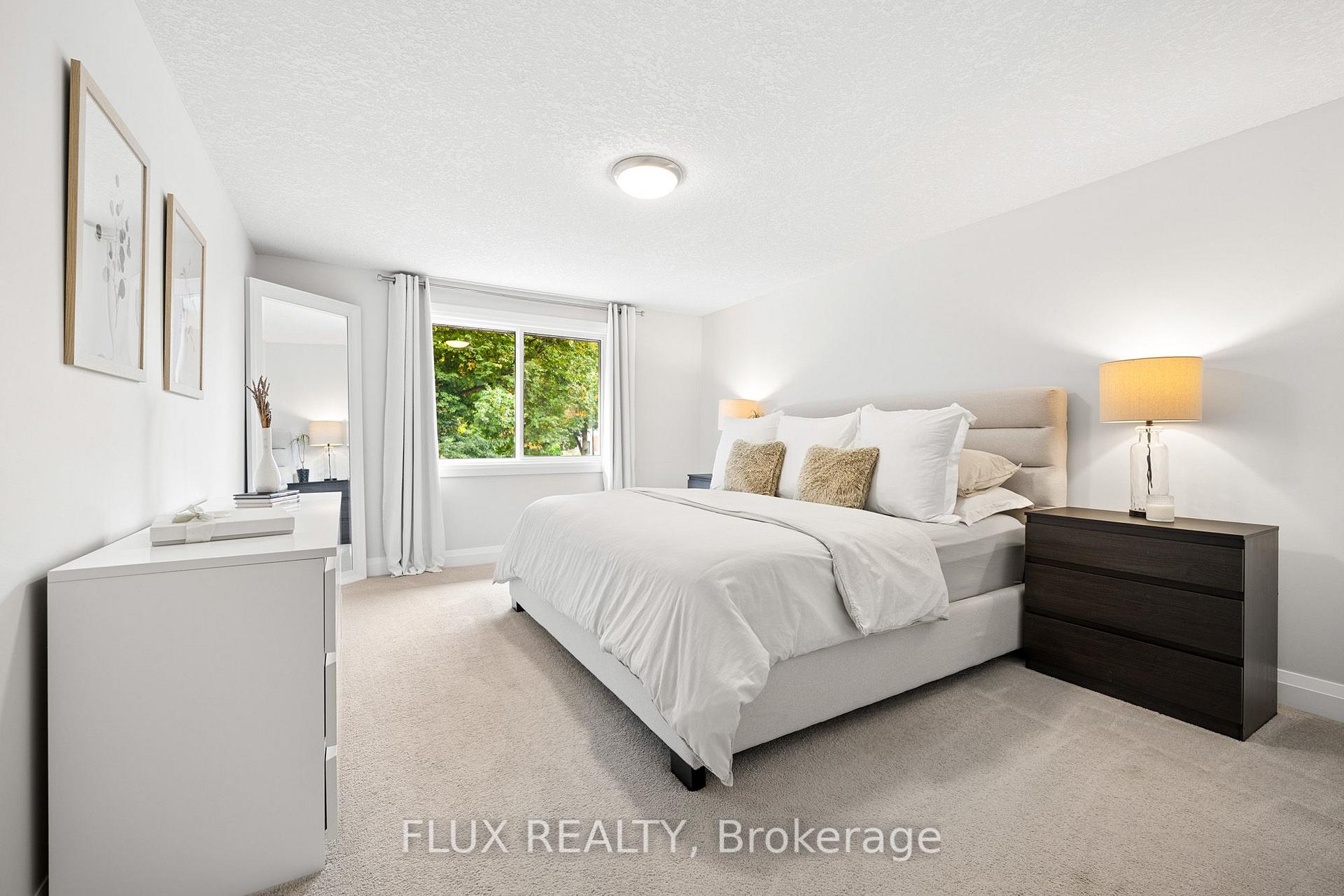 Photo 18 of 125 Martinglen Crescent, Kitchener, Country Hills — HOMEH