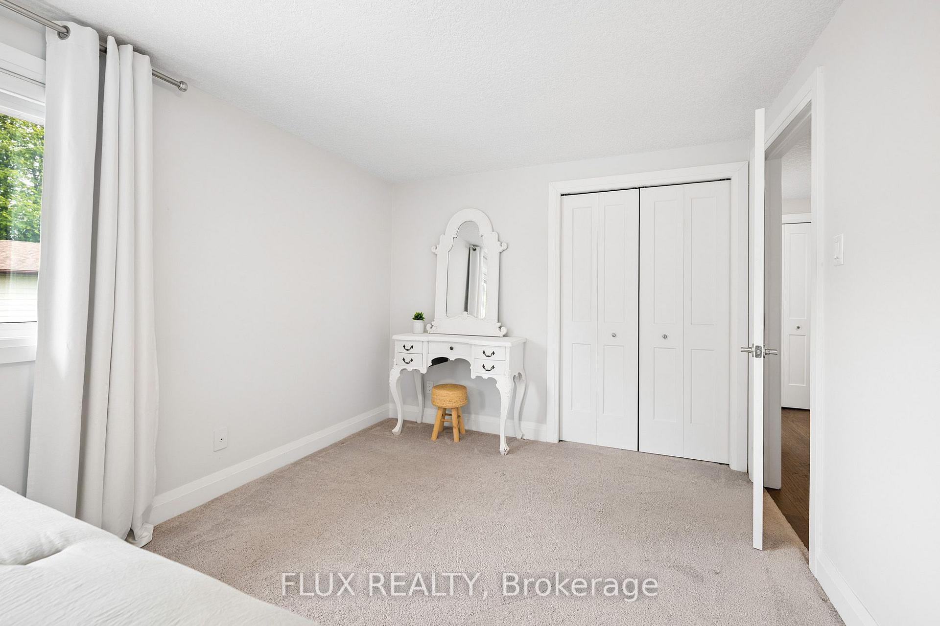 Photo 21 of 125 Martinglen Crescent, Kitchener, Country Hills — HOMEH