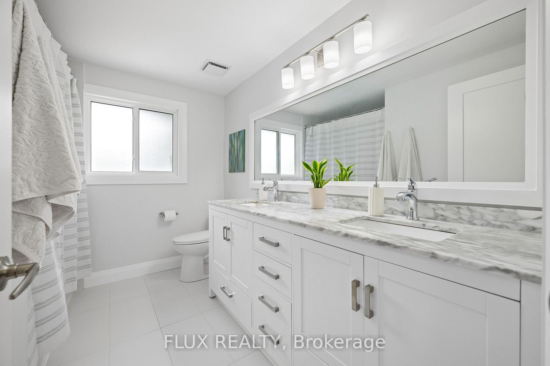 Photo 22 of 125 Martinglen Crescent, Kitchener, Country Hills — HOMEH