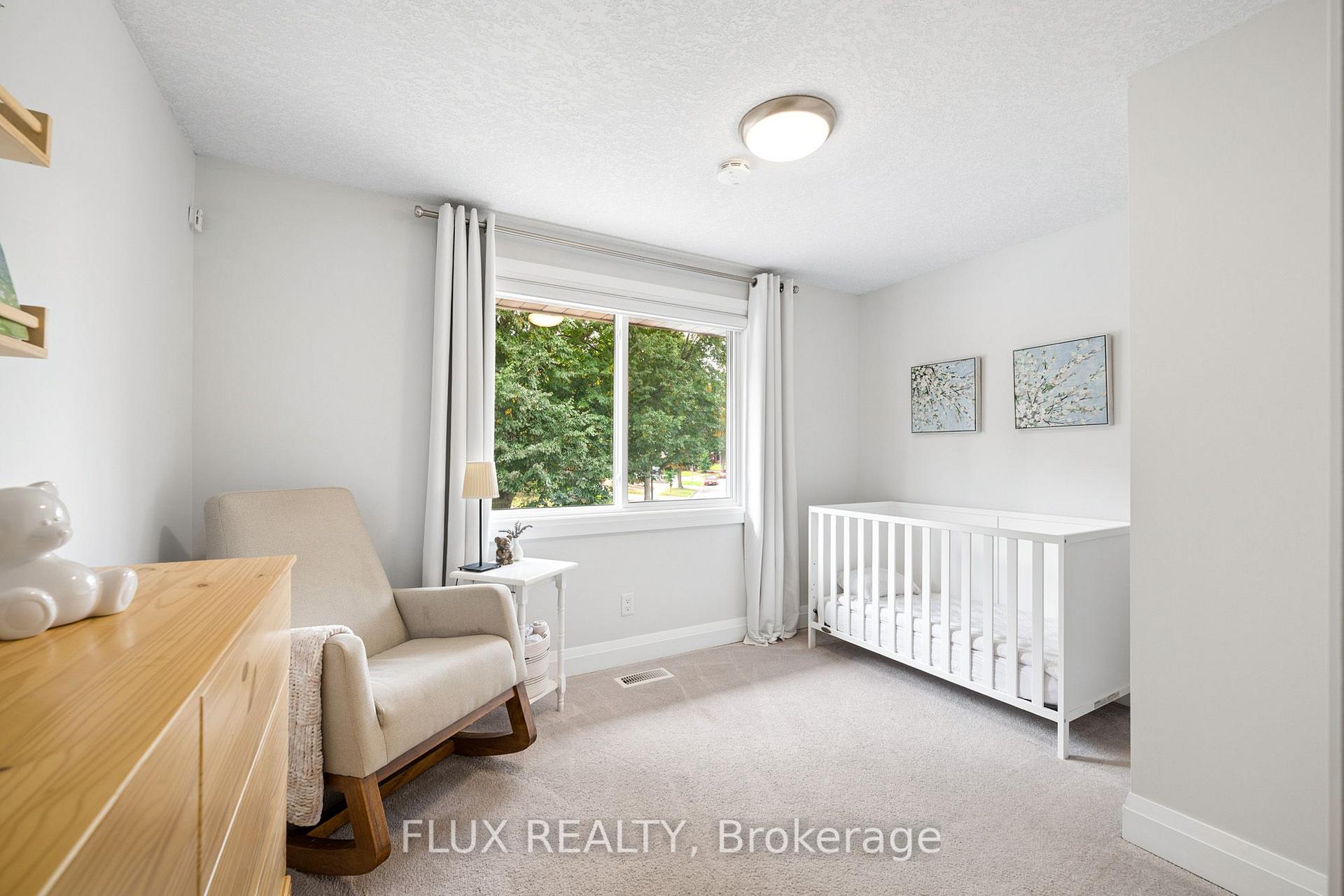 Photo 23 of 125 Martinglen Crescent, Kitchener, Country Hills — HOMEH
