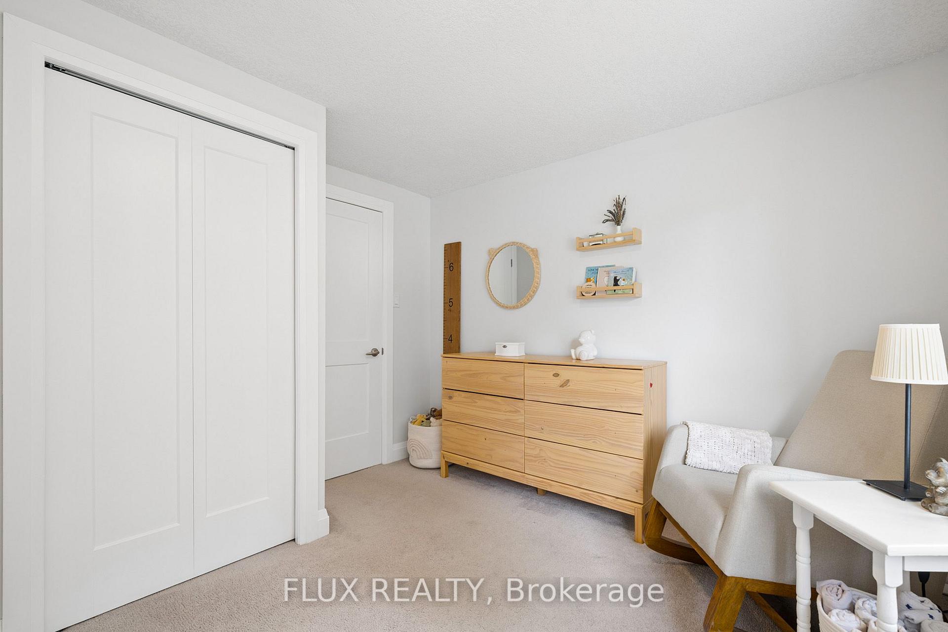 Photo 24 of 125 Martinglen Crescent, Kitchener, Country Hills — HOMEH