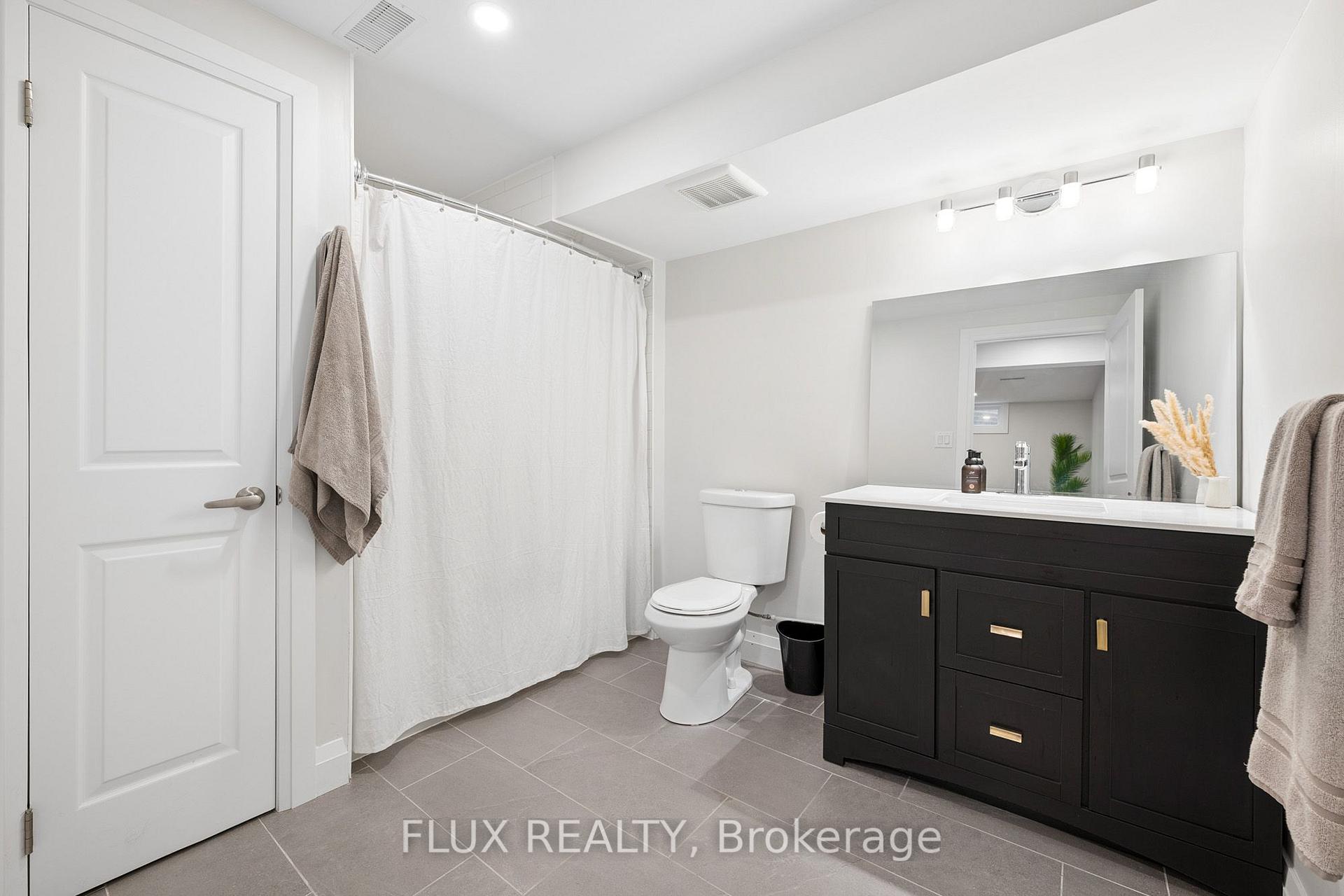 Photo 31 of 125 Martinglen Crescent, Kitchener, Country Hills — HOMEH