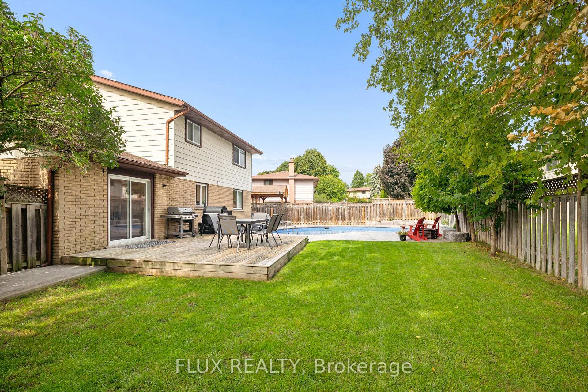 Photo 32 of 125 Martinglen Crescent, Kitchener, Country Hills — HOMEH