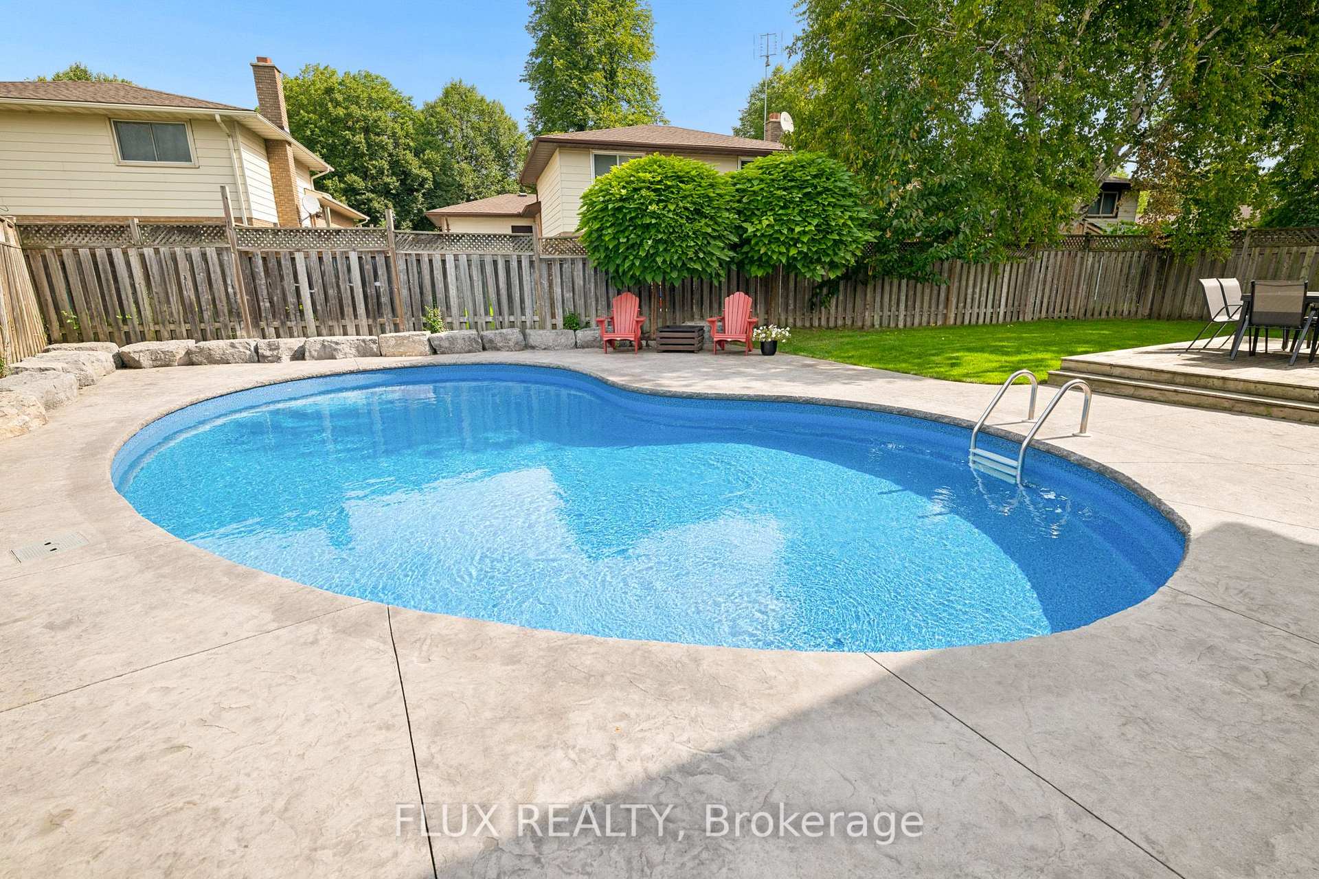 Photo 36 of 125 Martinglen Crescent, Kitchener, Country Hills — HOMEH