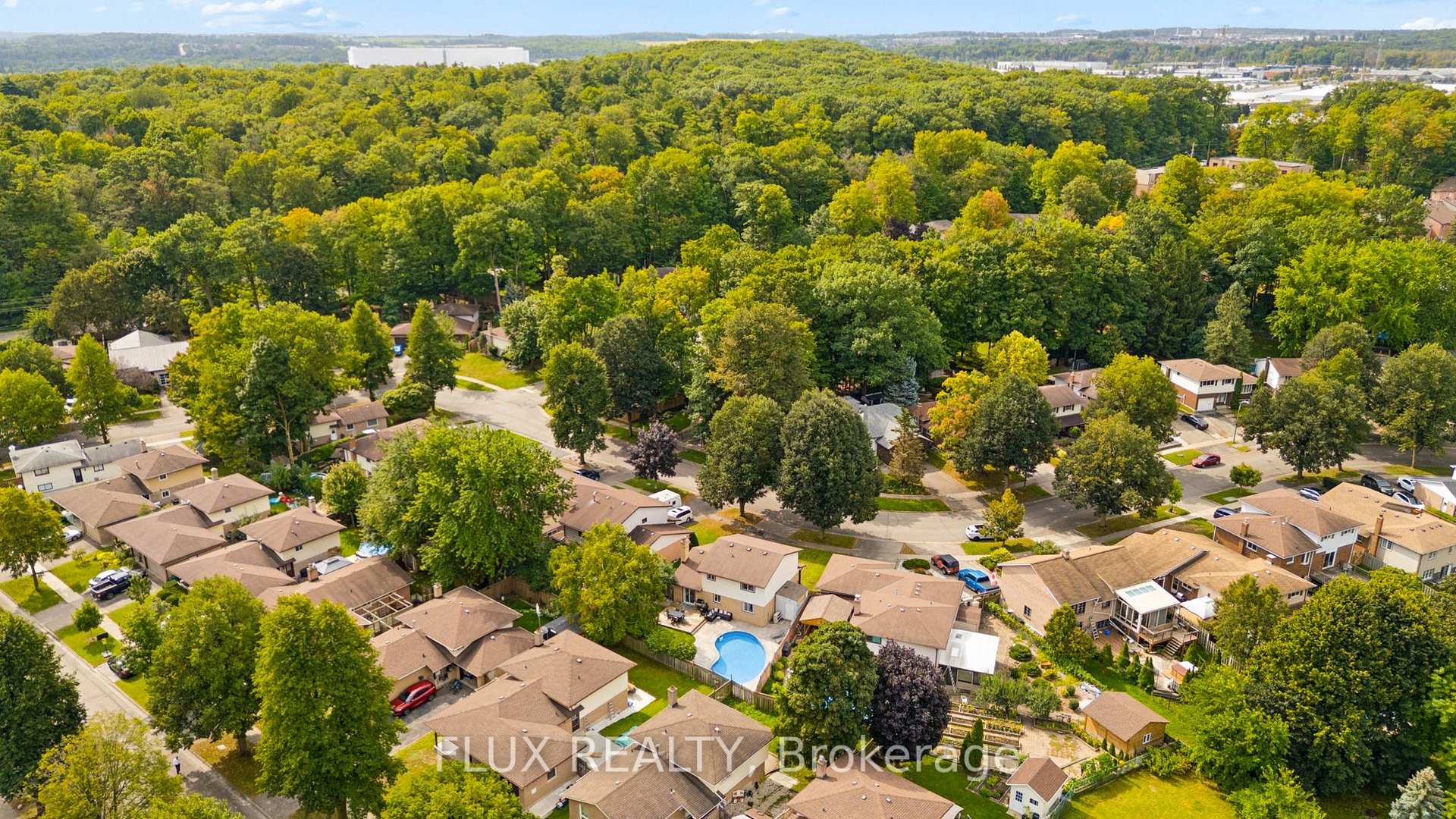 Photo 41 of 125 Martinglen Crescent, Kitchener, Country Hills — HOMEH
