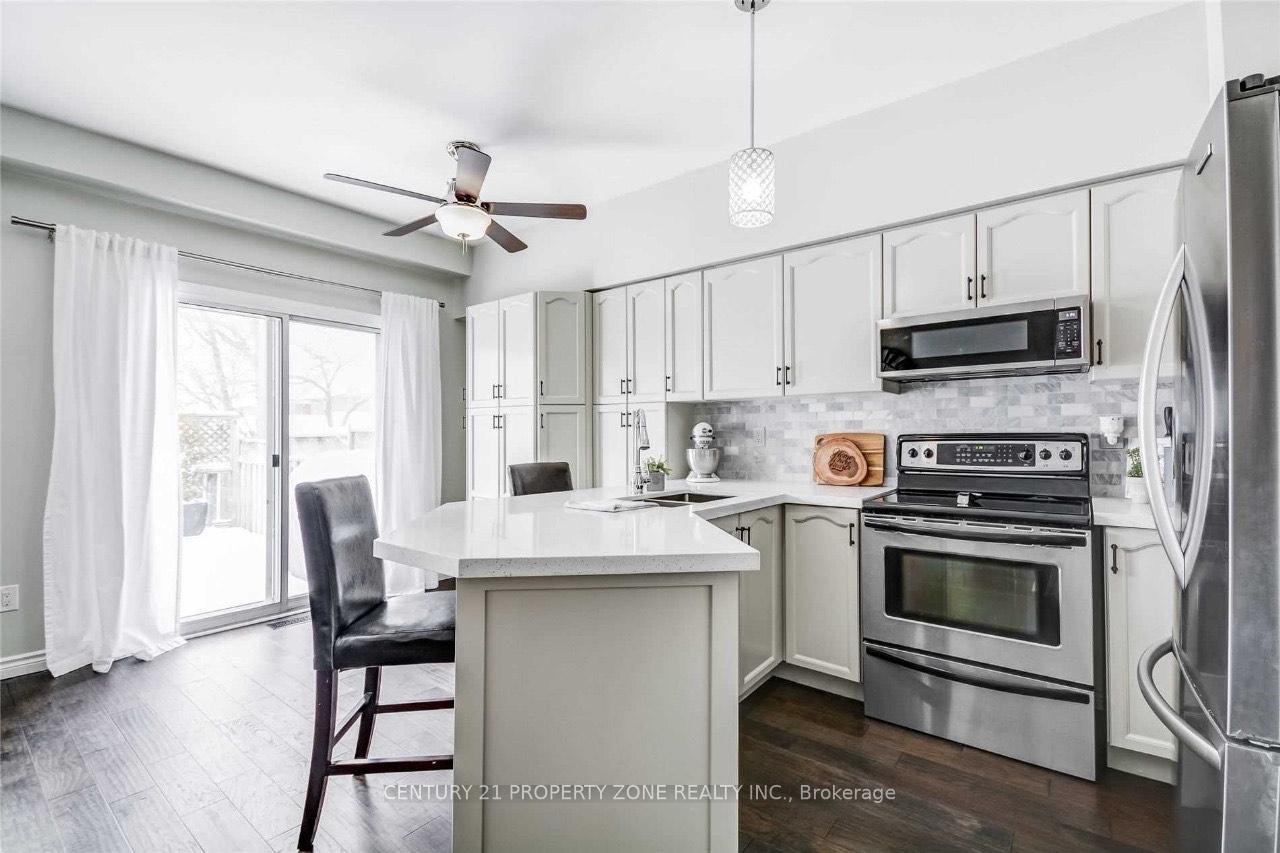 Photo 3 of 130 Waller Street, Whitby, Rolling Acres — HOMEH