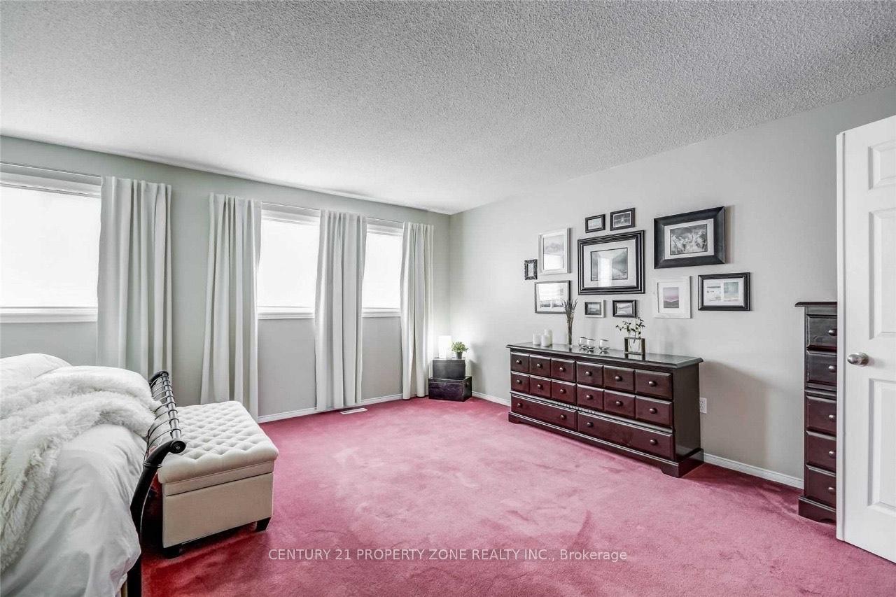 Photo 10 of 130 Waller Street, Whitby, Rolling Acres — HOMEH