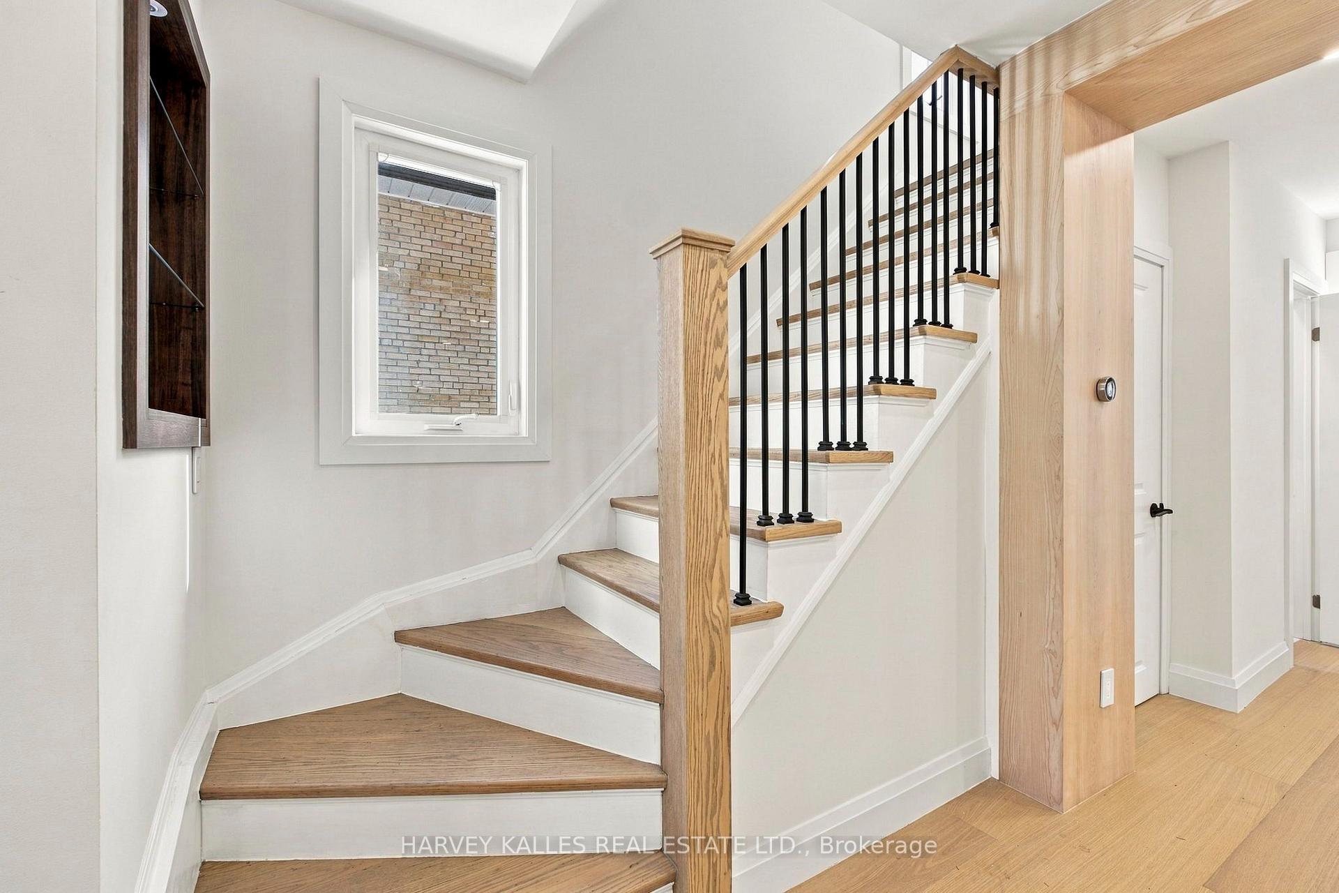 Photo 5 of 547 Melrose Avenue, Toronto, Bedford Park-Nortown — HOMEH