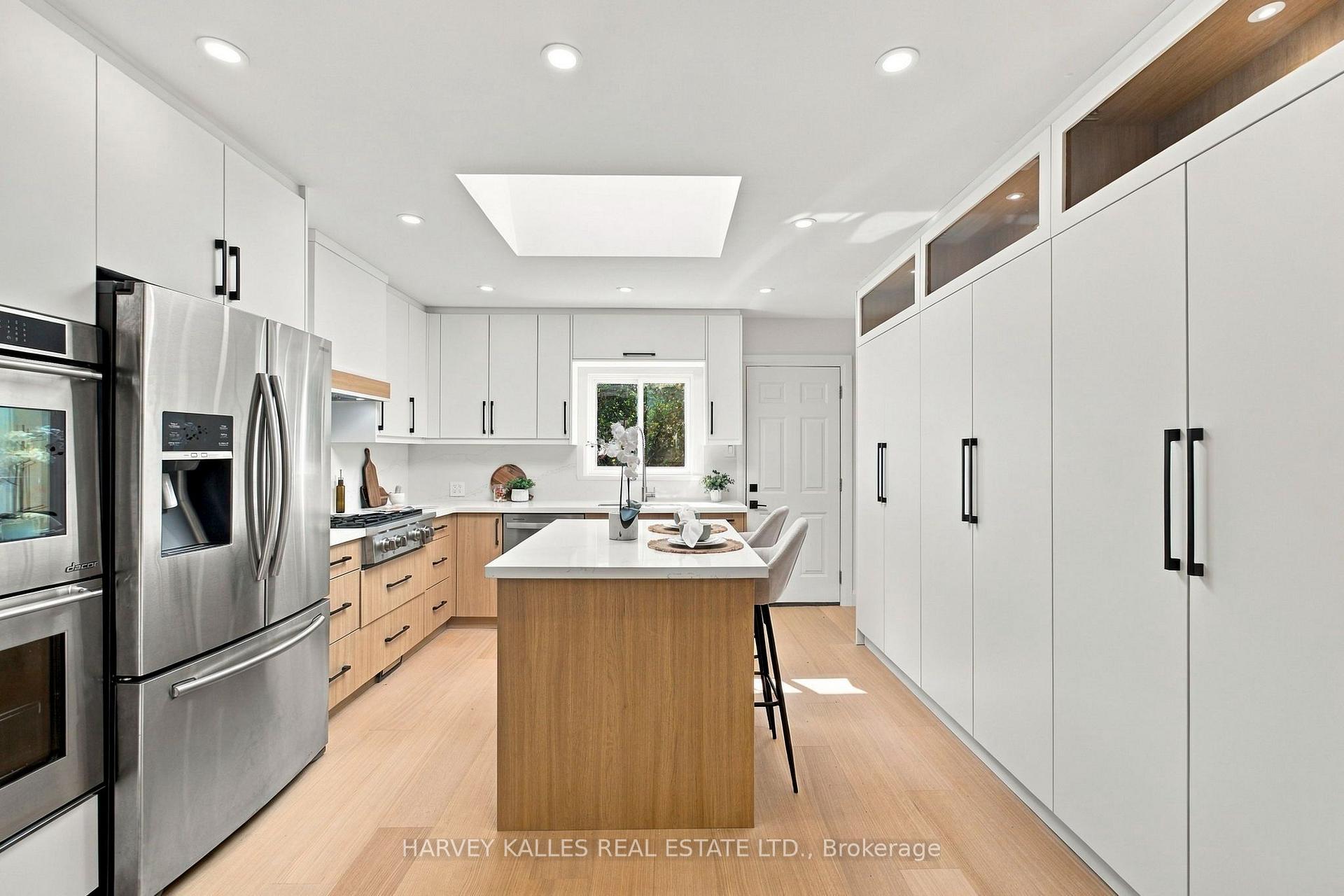 Photo 12 of 547 Melrose Avenue, Toronto, Bedford Park-Nortown — HOMEH