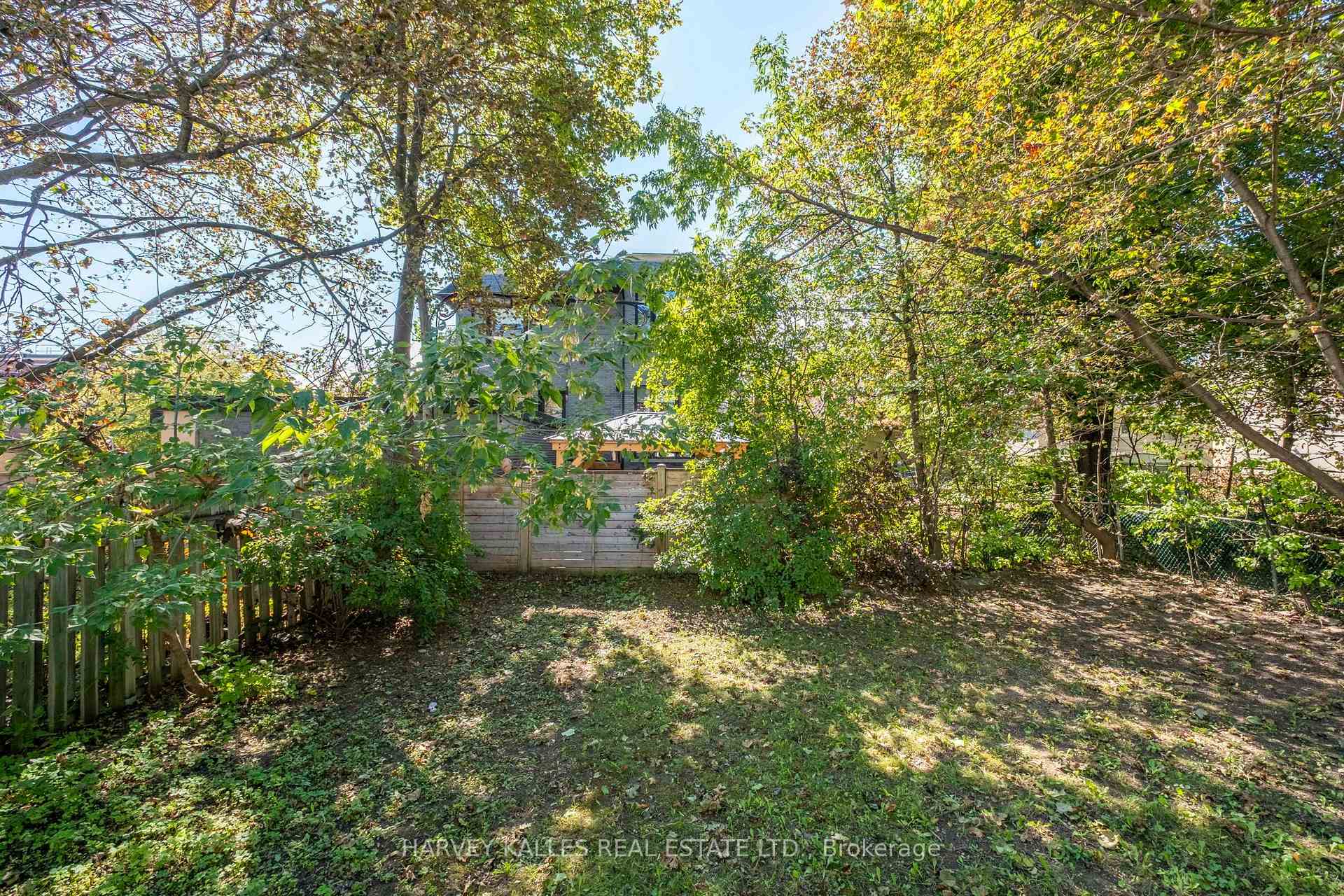 Photo 37 of 547 Melrose Avenue, Toronto, Bedford Park-Nortown — HOMEH