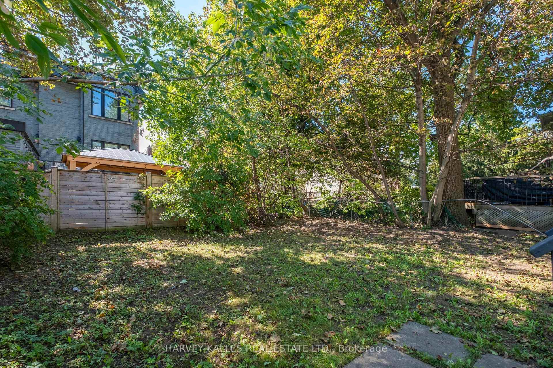 Photo 38 of 547 Melrose Avenue, Toronto, Bedford Park-Nortown — HOMEH