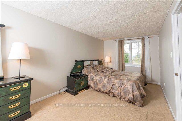 Photo 8 of 17 Chadwick Drive, Ajax, Central — HOMEH