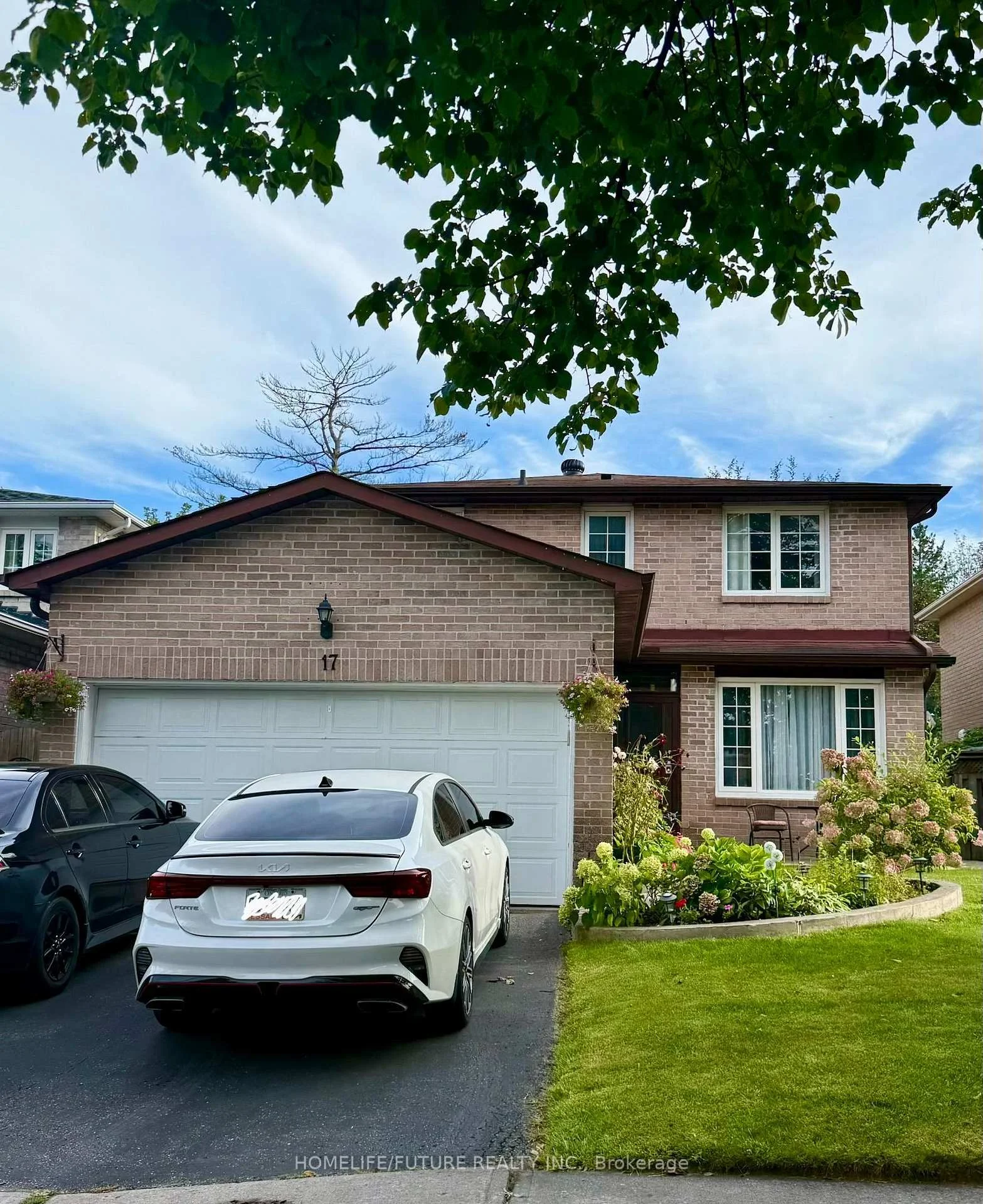 Photo 3 of 17 Chadwick Drive, Ajax, Central — HOMEH