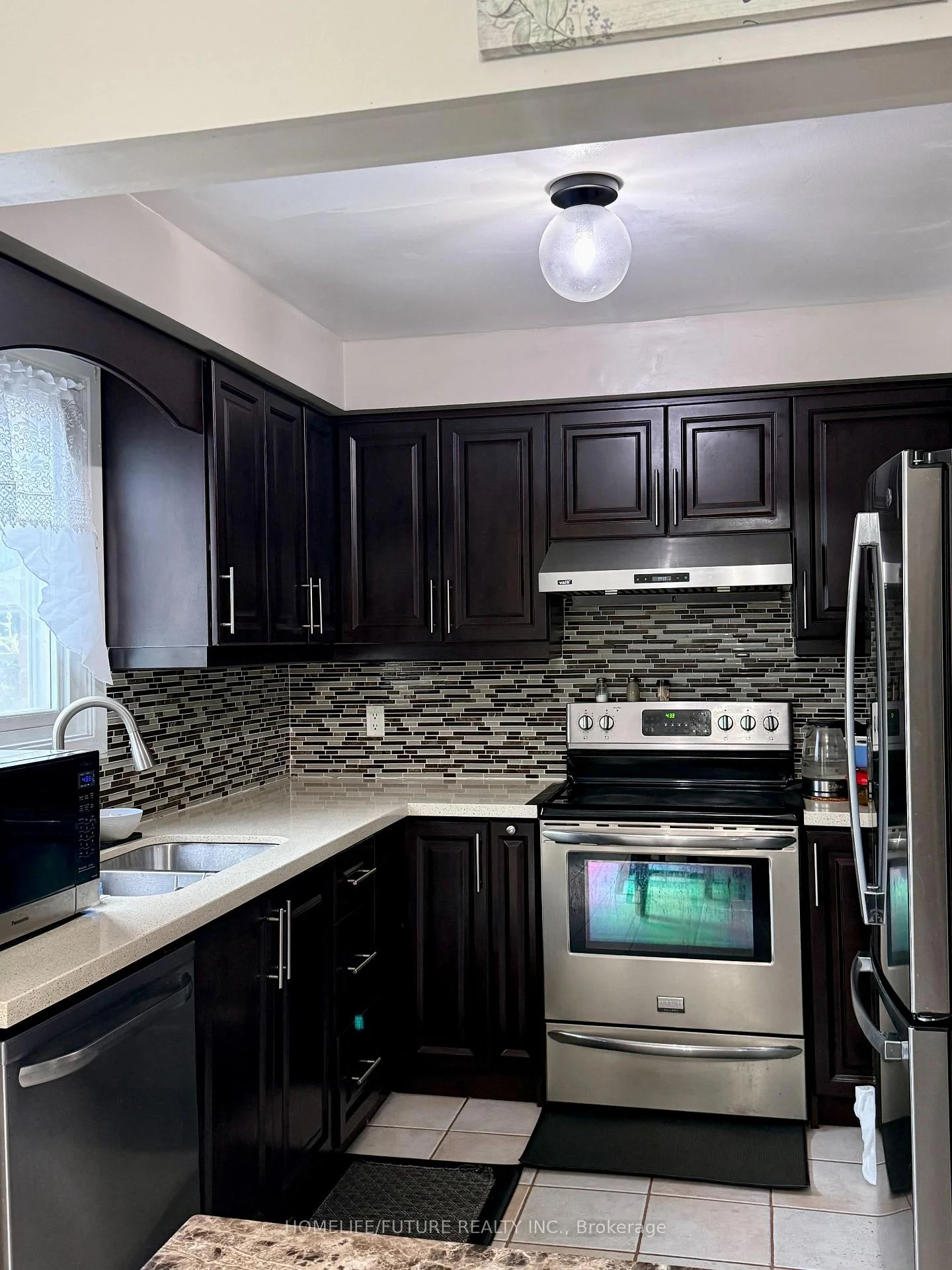 Photo 11 of 17 Chadwick Drive, Ajax, Central — HOMEH