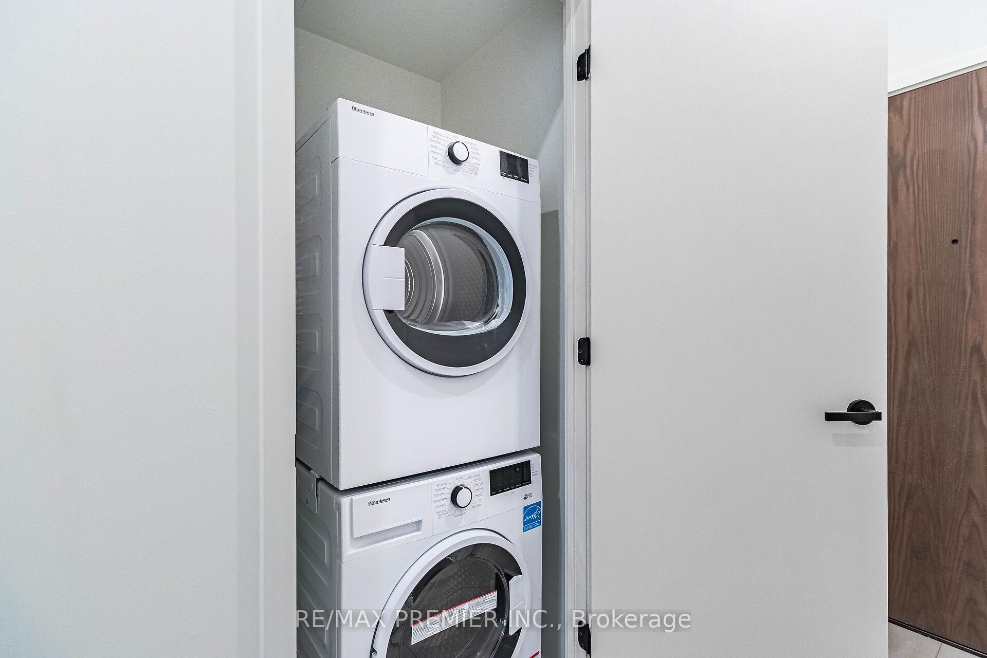 Photo 13 of Unit 3904, 55 Charles Street E, Toronto, Church-Yonge Corridor — HOMEH
