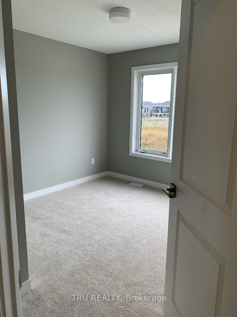 Photo 10 of 32 Limnos Lane N, Ottawa, Stittsville (North) — HOMEH