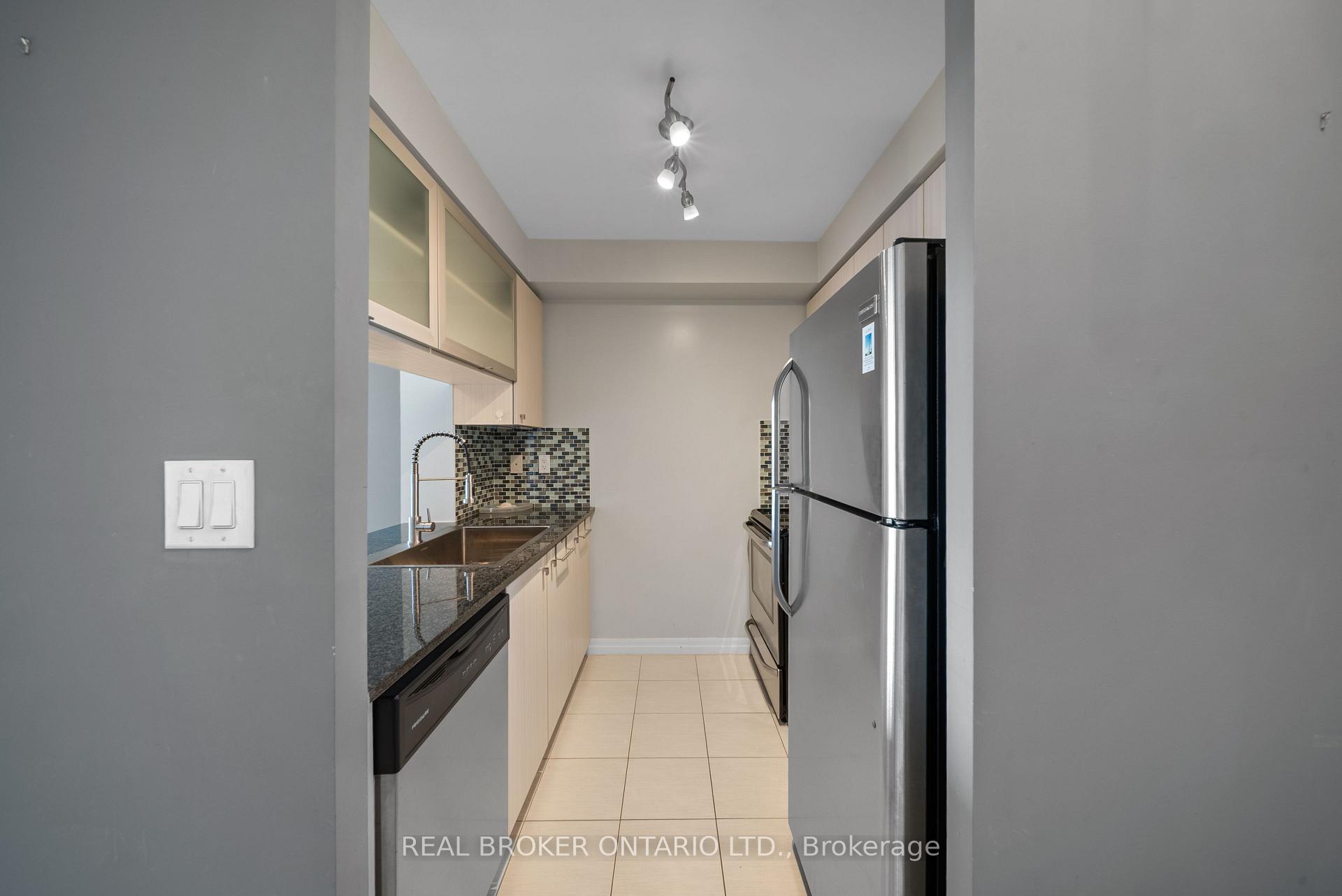 Photo 8 of Unit 3010, 2015 Sheppard Avenue E, North York, Henry Farm — HOMEH