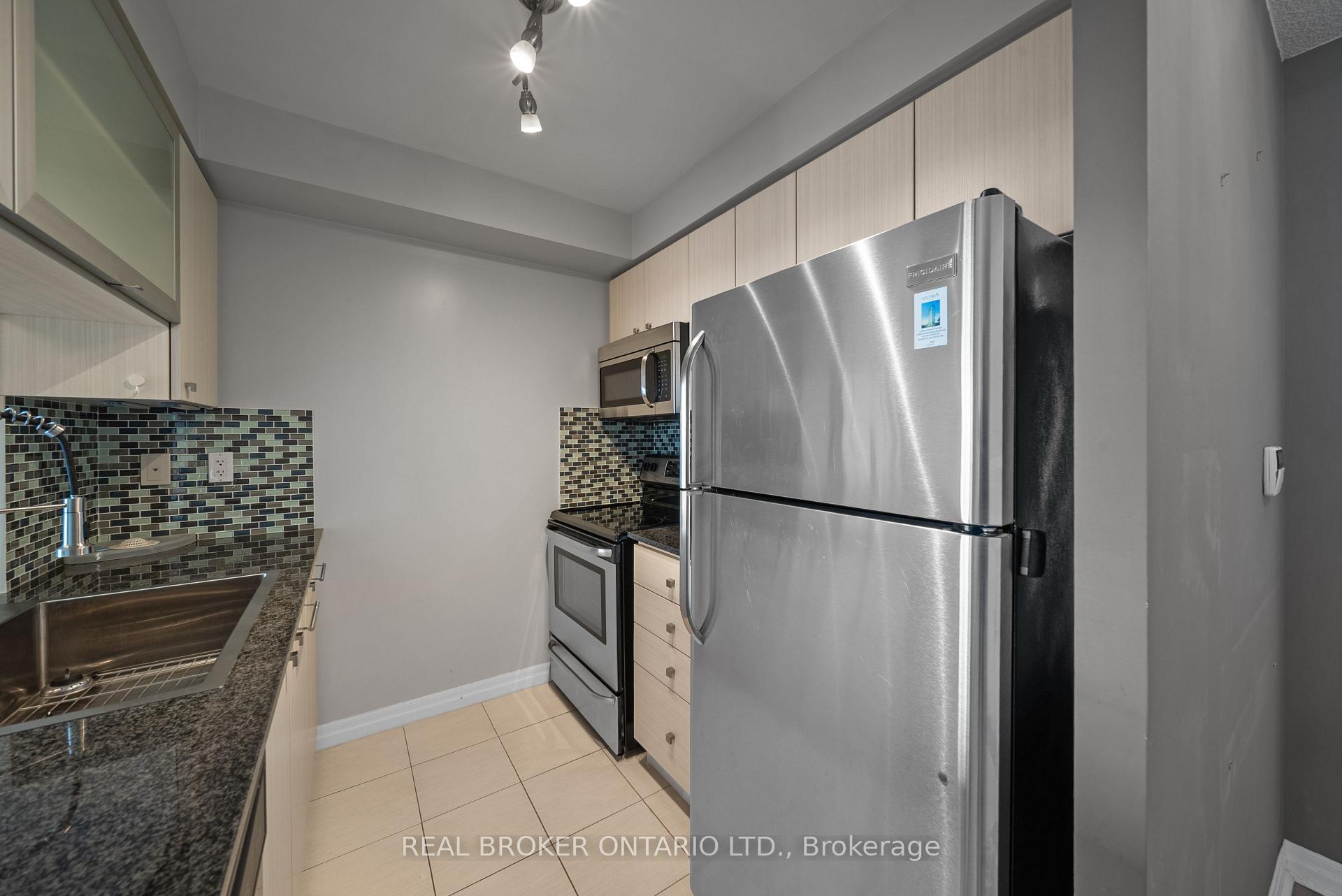 Photo 10 of Unit 3010, 2015 Sheppard Avenue E, North York, Henry Farm — HOMEH