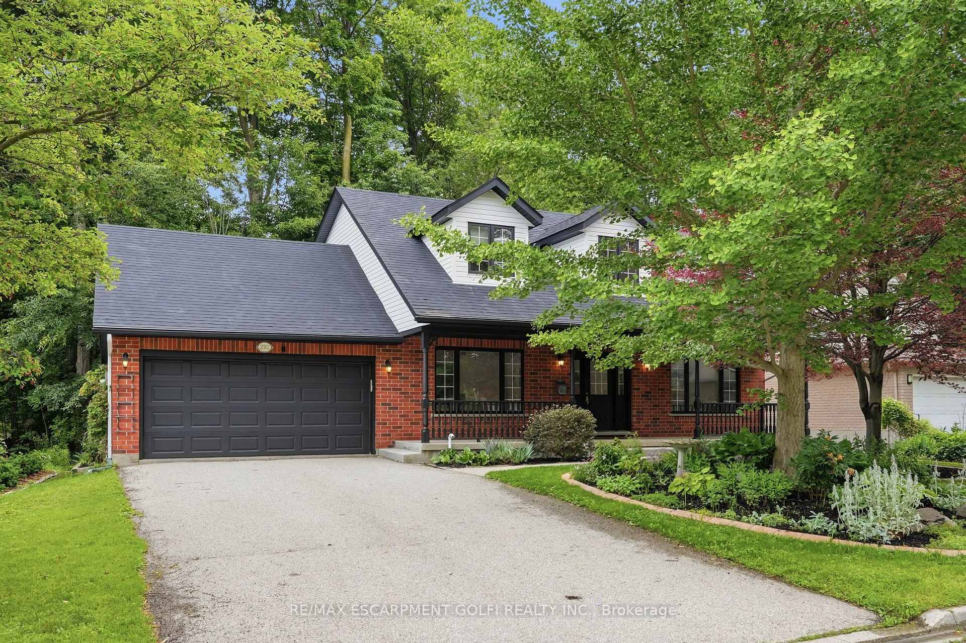 Photo of 292 Thorncrest Drive