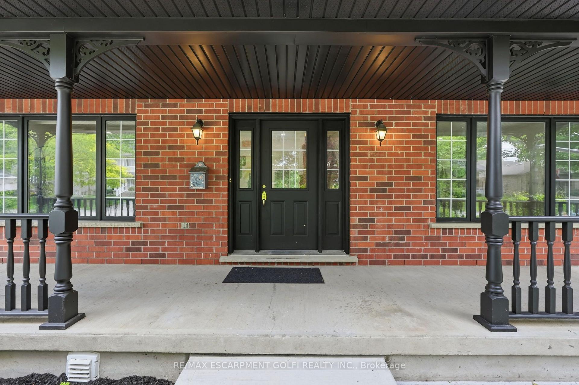 Photo 5 of 292 Thorncrest Drive, Waterloo, Lakeshore Village — HOMEH