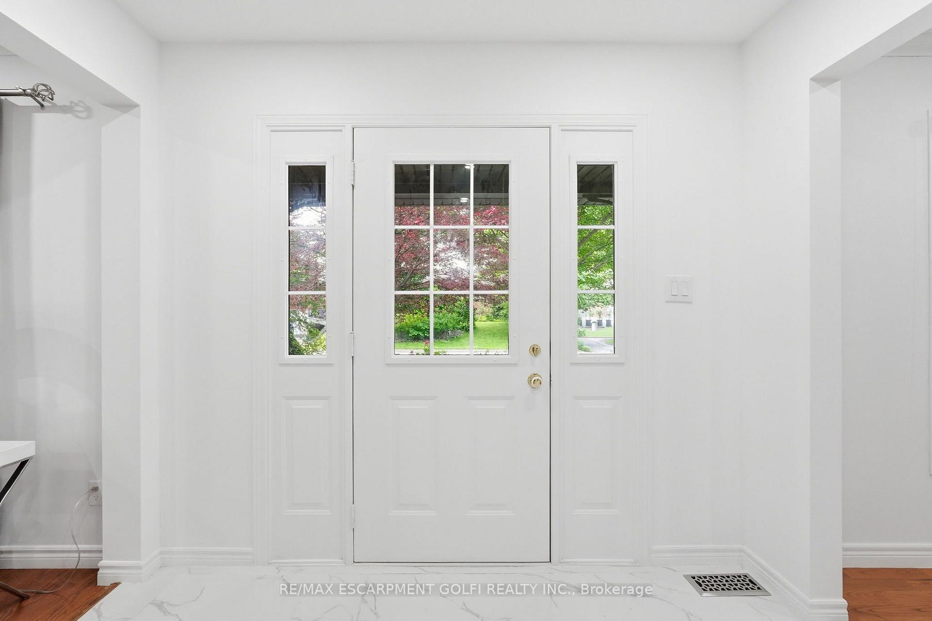 Photo 7 of 292 Thorncrest Drive, Waterloo, Lakeshore Village — HOMEH
