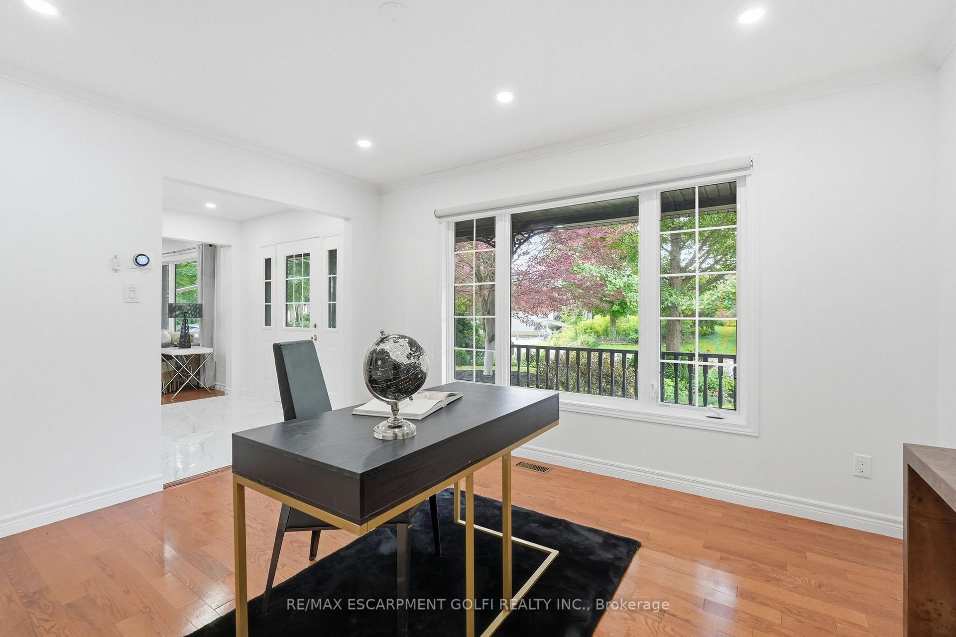 Photo 11 of 292 Thorncrest Drive, Waterloo, Lakeshore Village — HOMEH