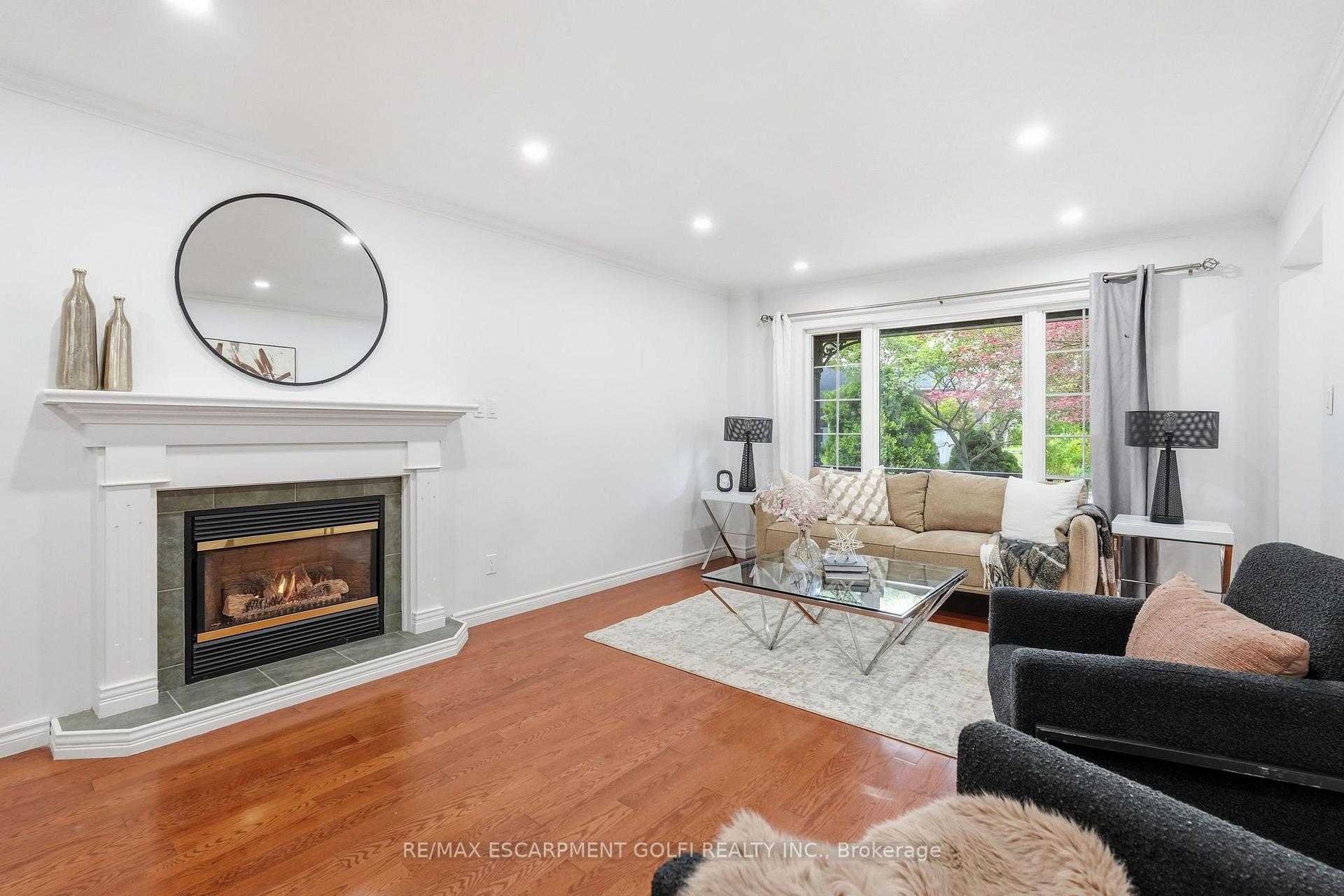 Photo 15 of 292 Thorncrest Drive, Waterloo, Lakeshore Village — HOMEH