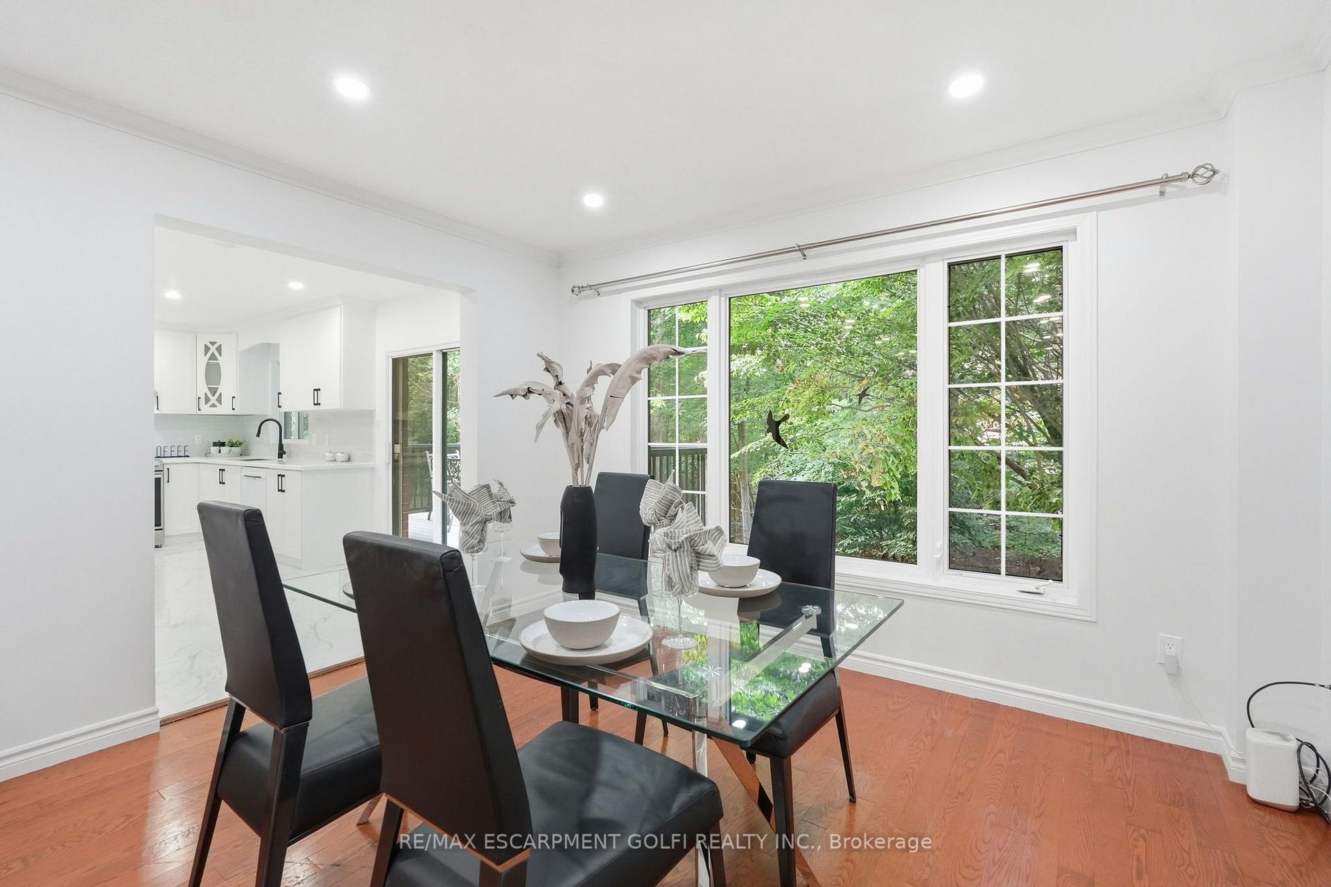 Photo 16 of 292 Thorncrest Drive, Waterloo, Lakeshore Village — HOMEH