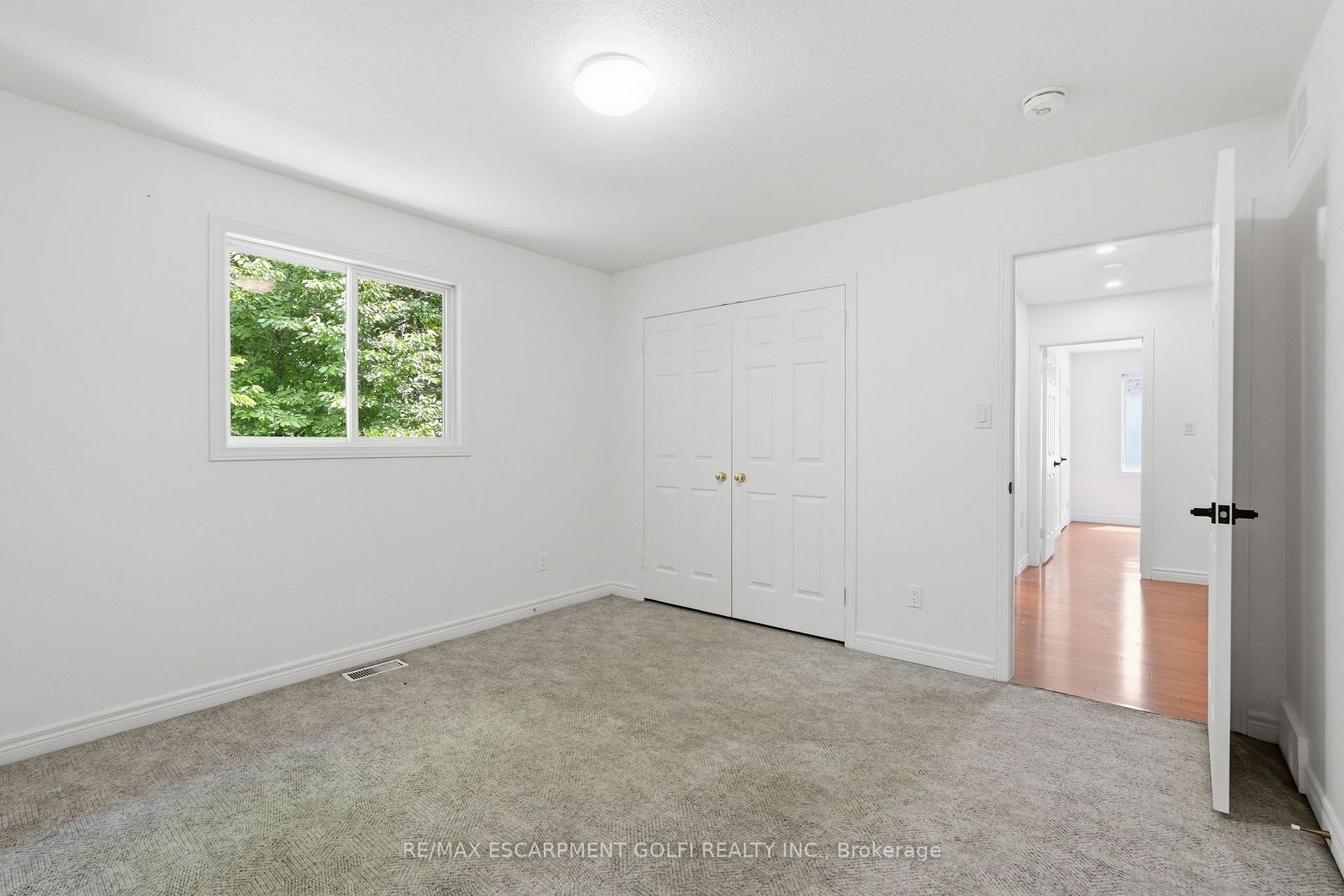 Photo 32 of 292 Thorncrest Drive, Waterloo, Lakeshore Village — HOMEH