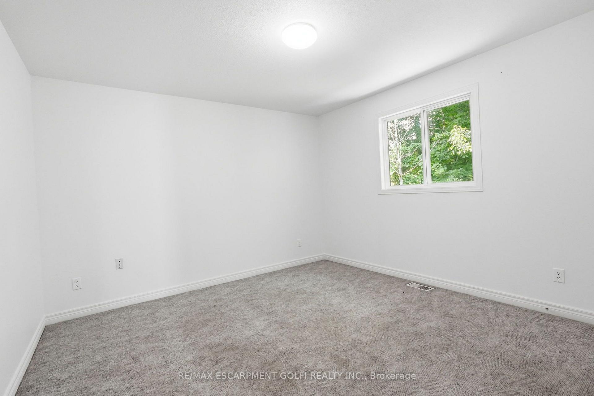 Photo 33 of 292 Thorncrest Drive, Waterloo, Lakeshore Village — HOMEH