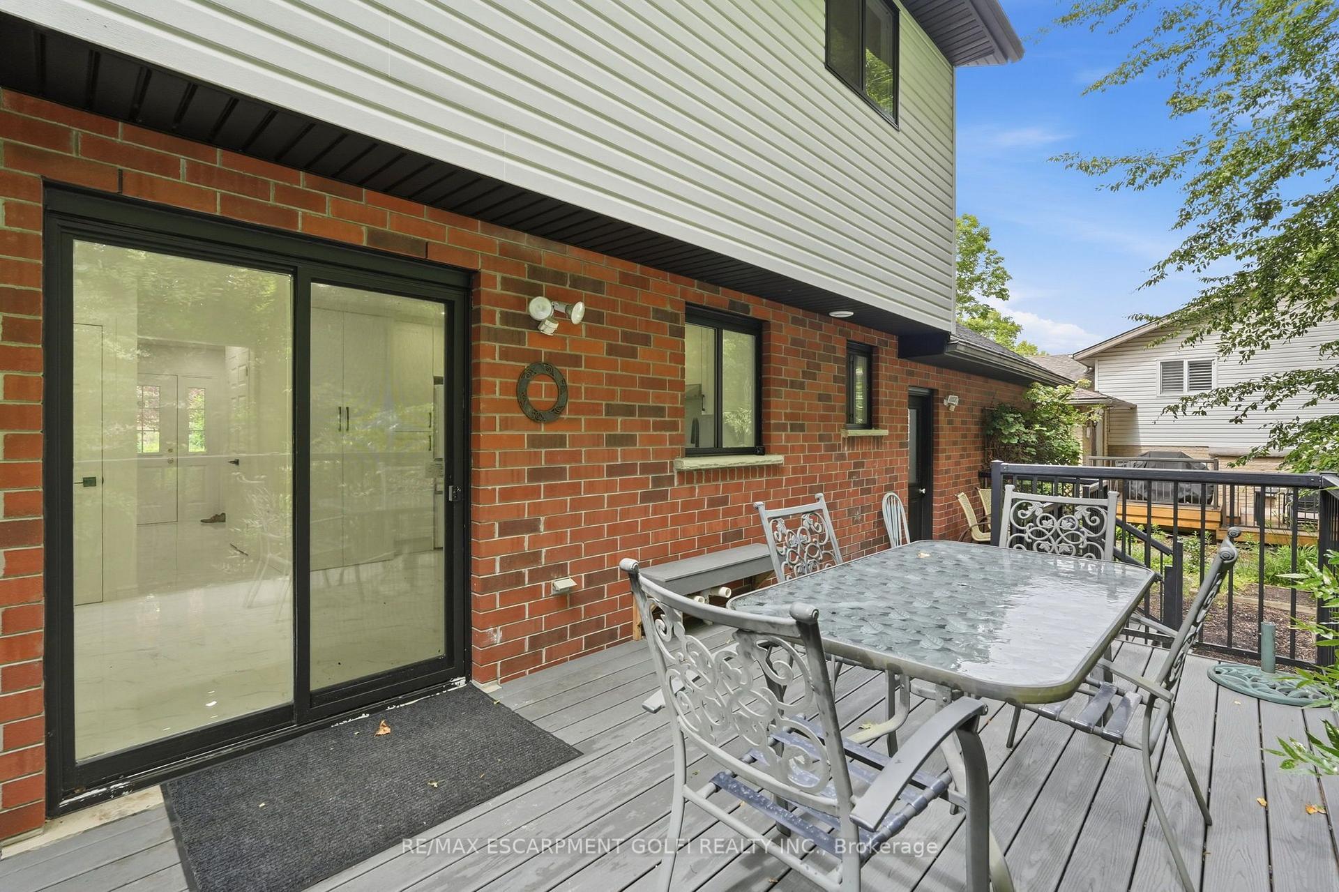 Photo 35 of 292 Thorncrest Drive, Waterloo, Lakeshore Village — HOMEH