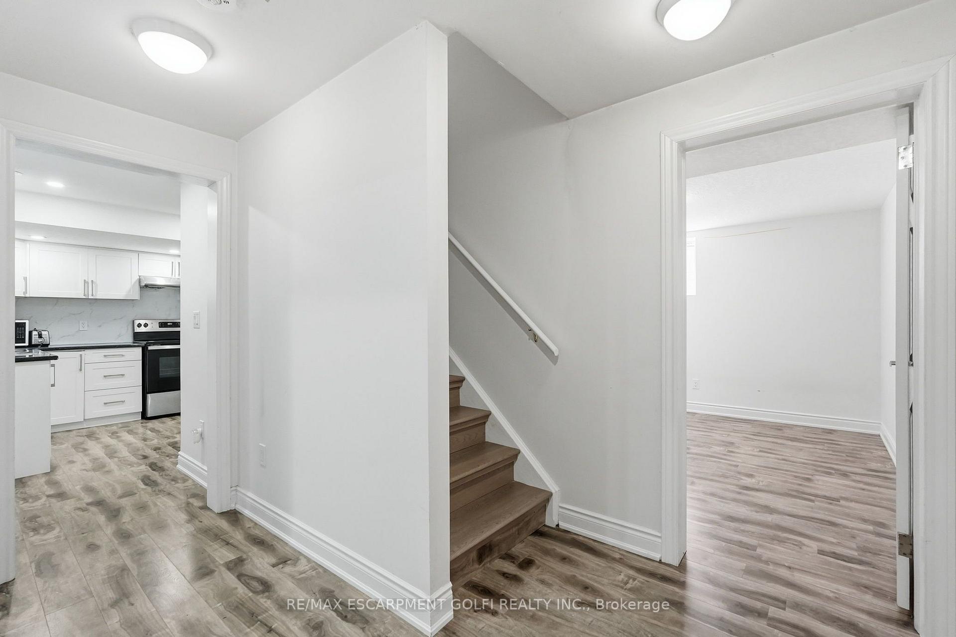Photo 36 of 292 Thorncrest Drive, Waterloo, Lakeshore Village — HOMEH