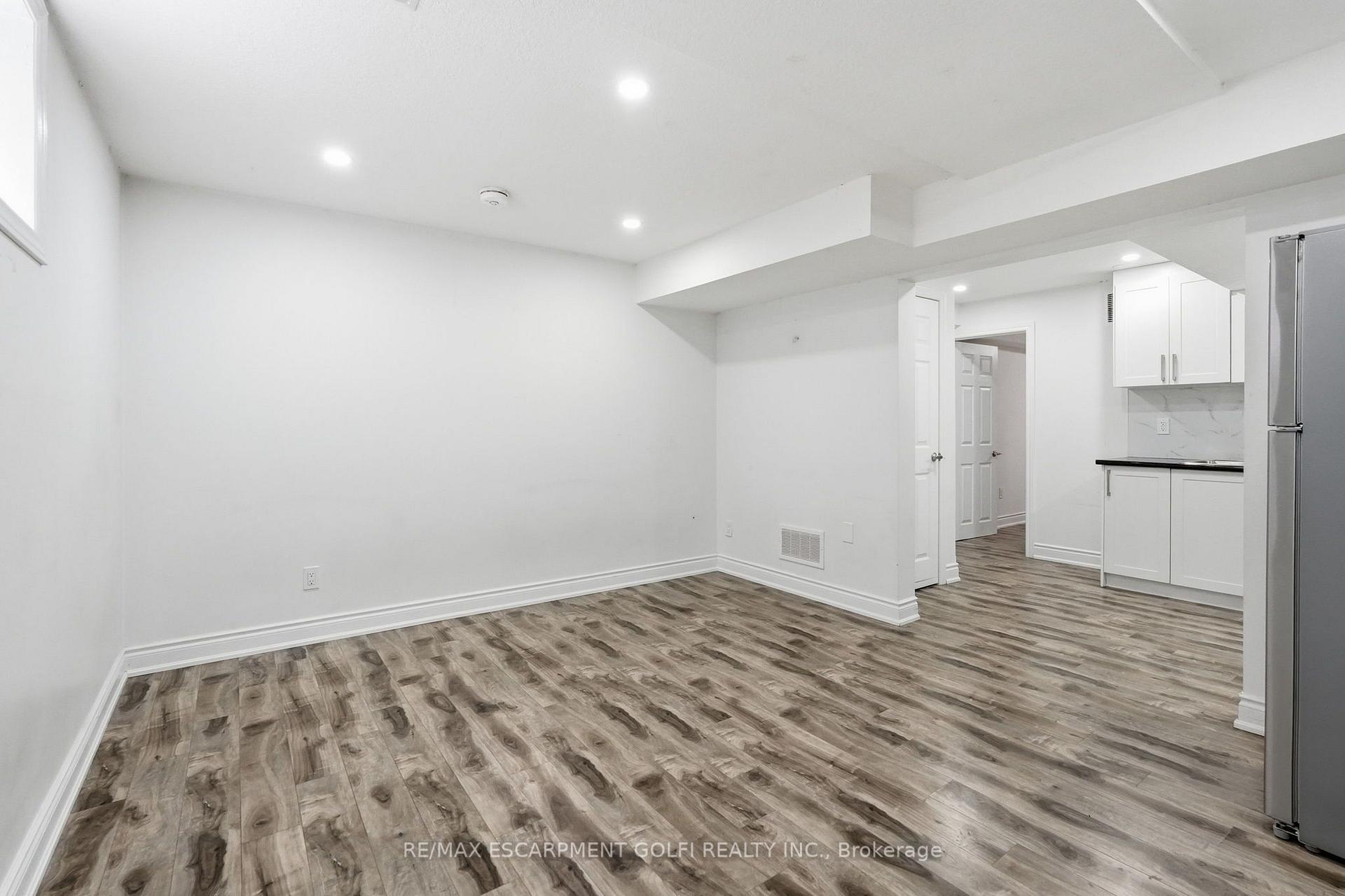 Photo 40 of 292 Thorncrest Drive, Waterloo, Lakeshore Village — HOMEH
