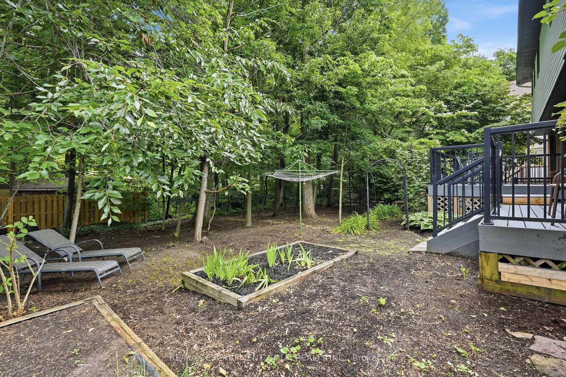 Photo 47 of 292 Thorncrest Drive, Waterloo, Lakeshore Village — HOMEH