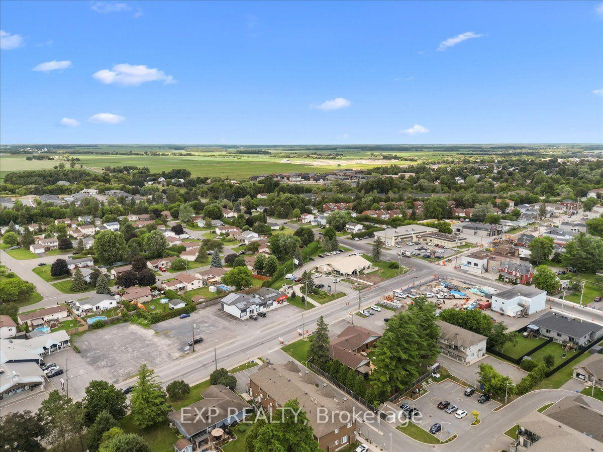 Photo 32 of Unit 202, 245 Equinox Drive E, Russell, Embrun — HOMEH