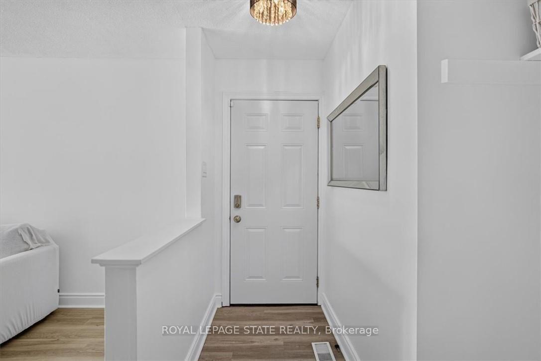 Photo 3 of 27 Gretna Court, Hamilton, Gilkson — HOMEH