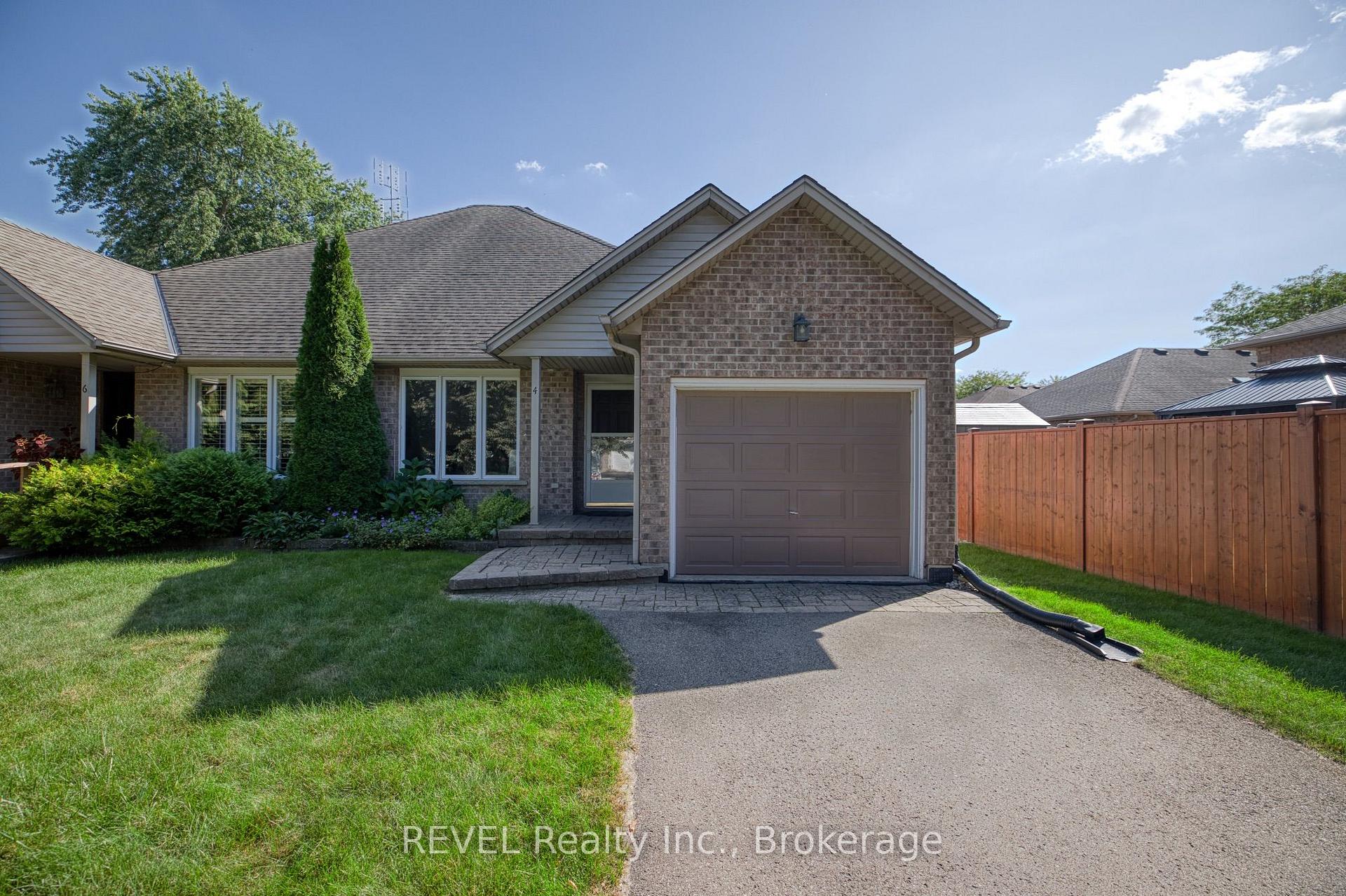 Photo 4 of 4 Saddler Street, Pelham, Fonthill — HOMEH