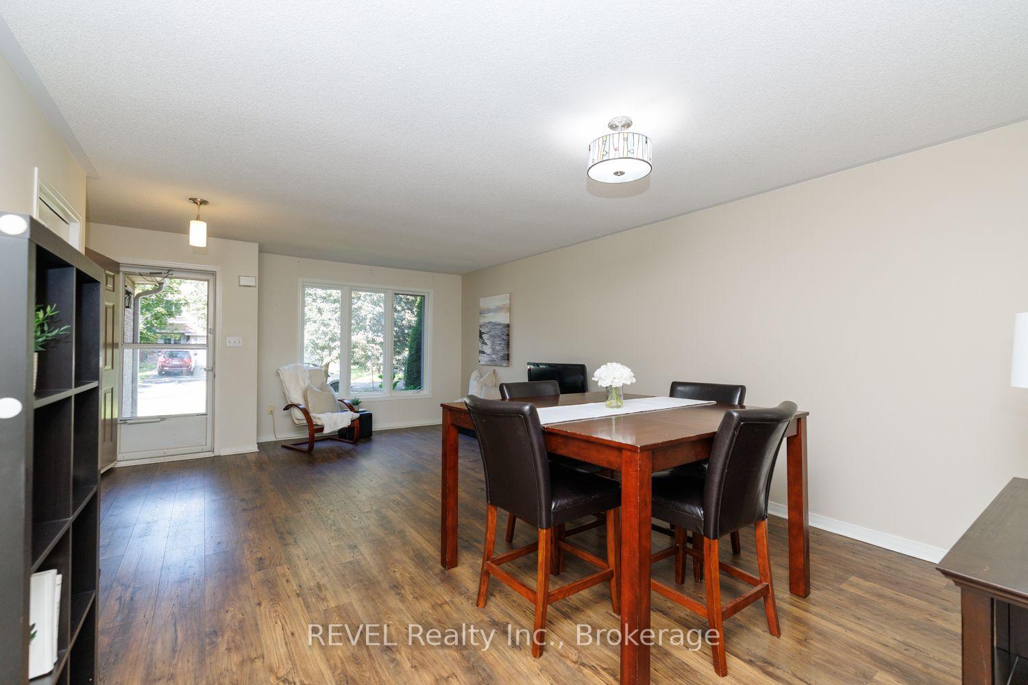Photo 6 of 4 Saddler Street, Pelham, Fonthill — HOMEH