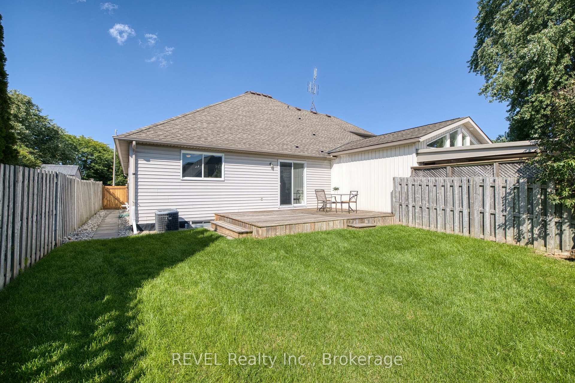 Photo 31 of 4 Saddler Street, Pelham, Fonthill — HOMEH