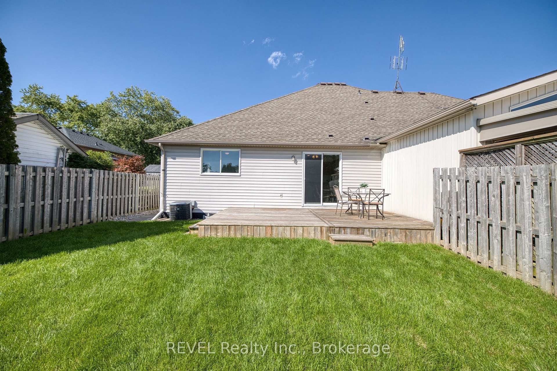 Photo 32 of 4 Saddler Street, Pelham, Fonthill — HOMEH