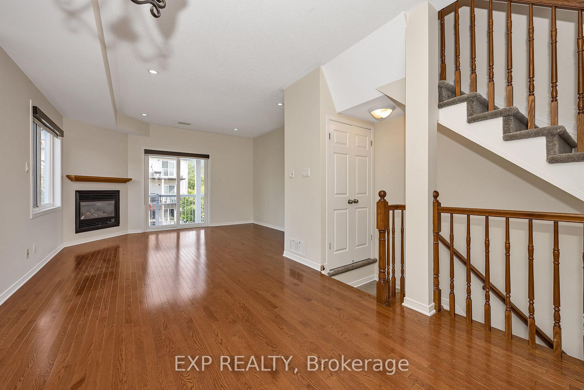 Photo 2 of Unit 295, 29 Jardin Private, Ottawa, Manor Park — HOMEH